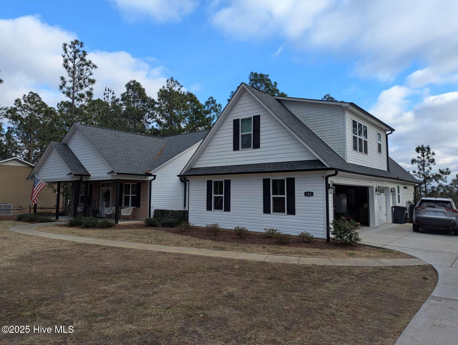 120 E Devonshire Avenue Property Photo 2