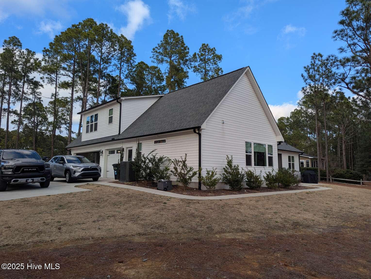 120 E Devonshire Avenue Property Photo 3