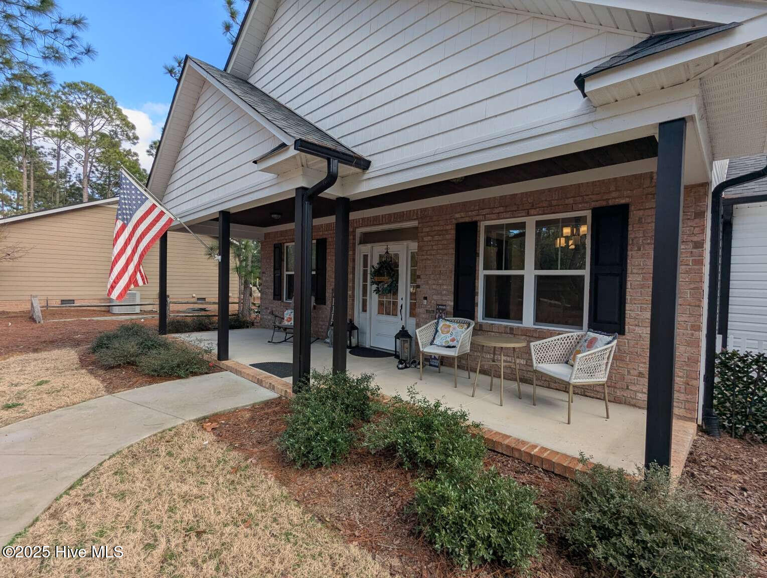 120 E Devonshire Avenue Property Photo 6