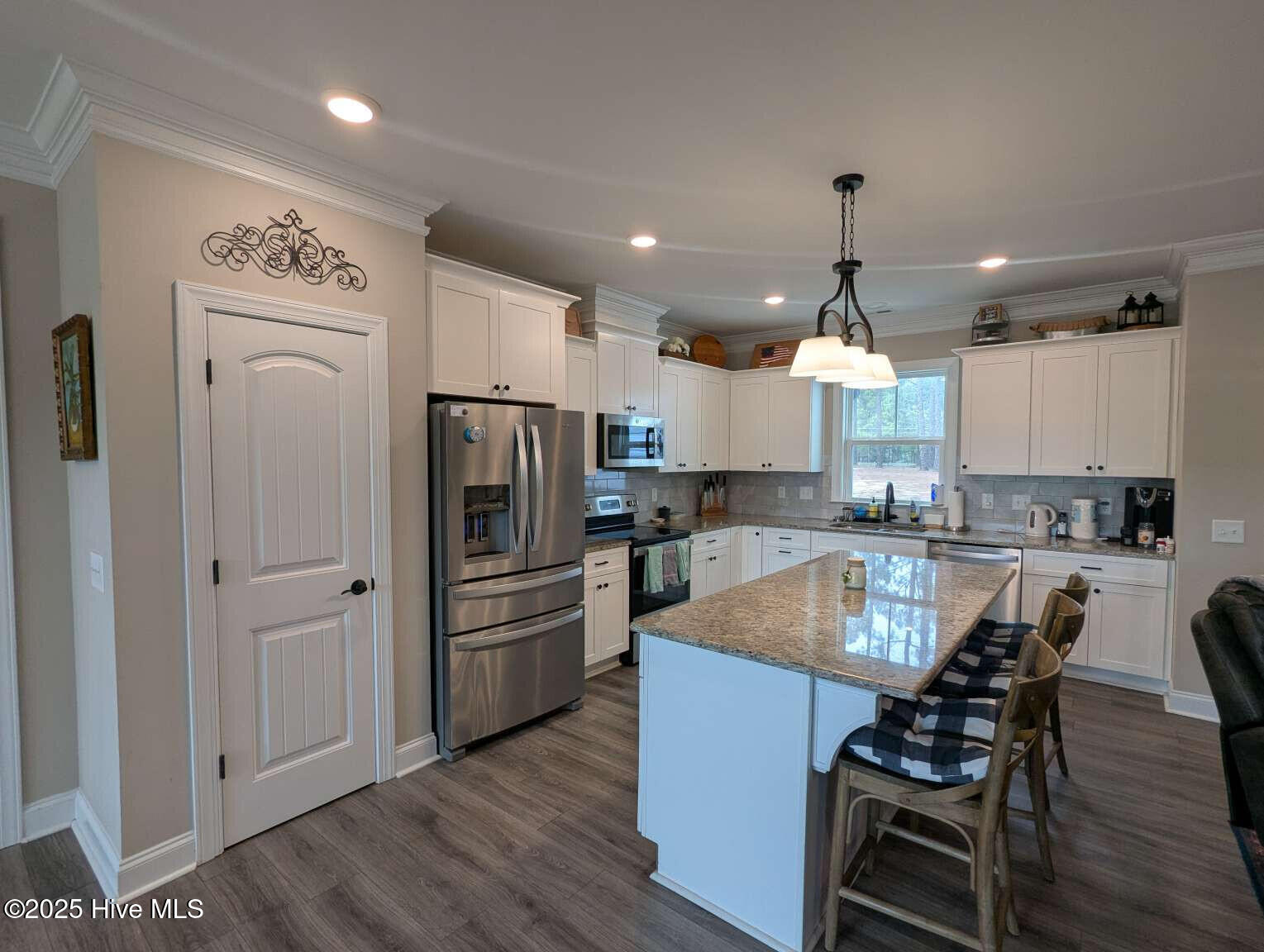 120 E Devonshire Avenue Property Photo 9