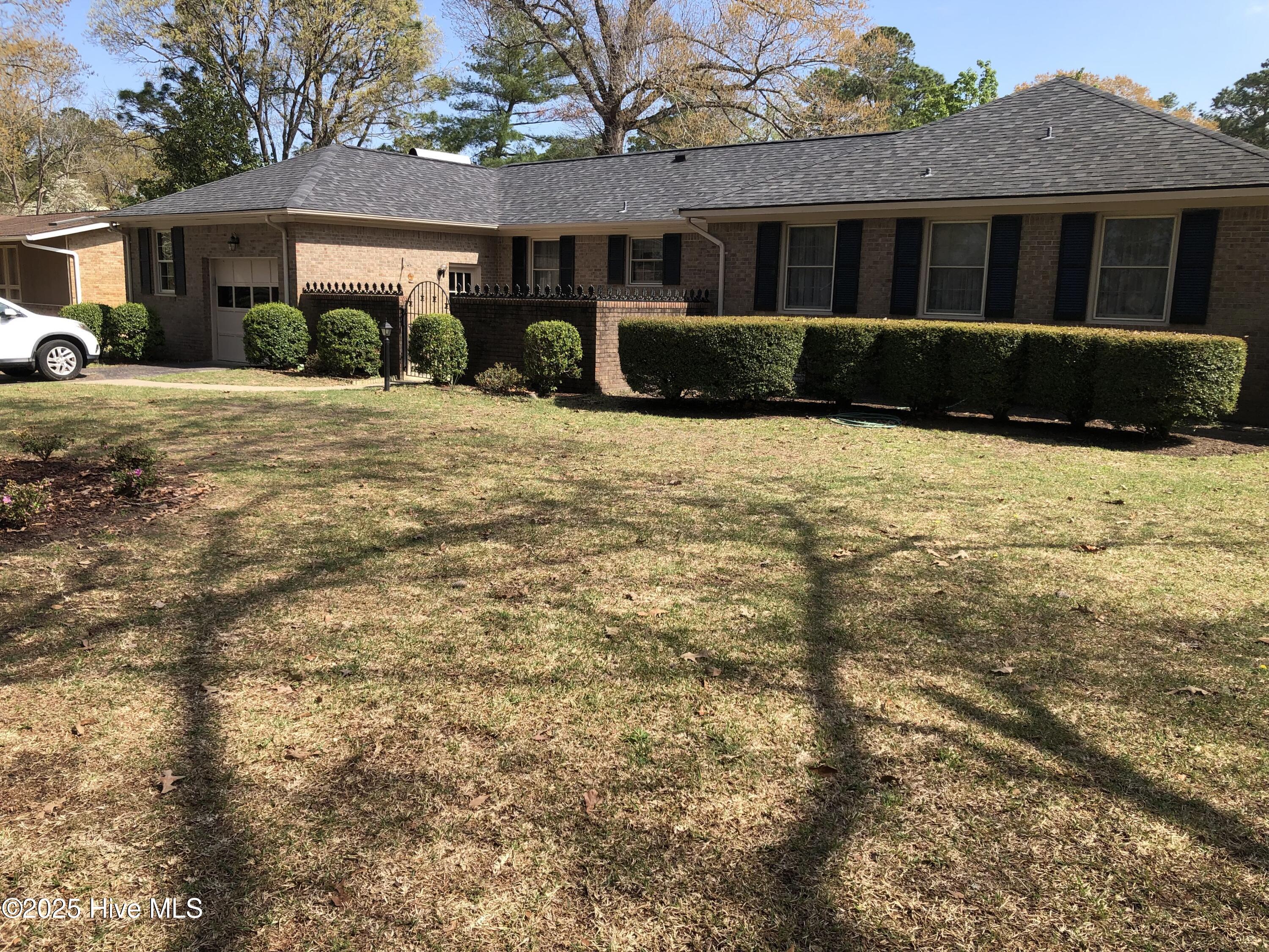 271 Shoreline Drive Property Photo