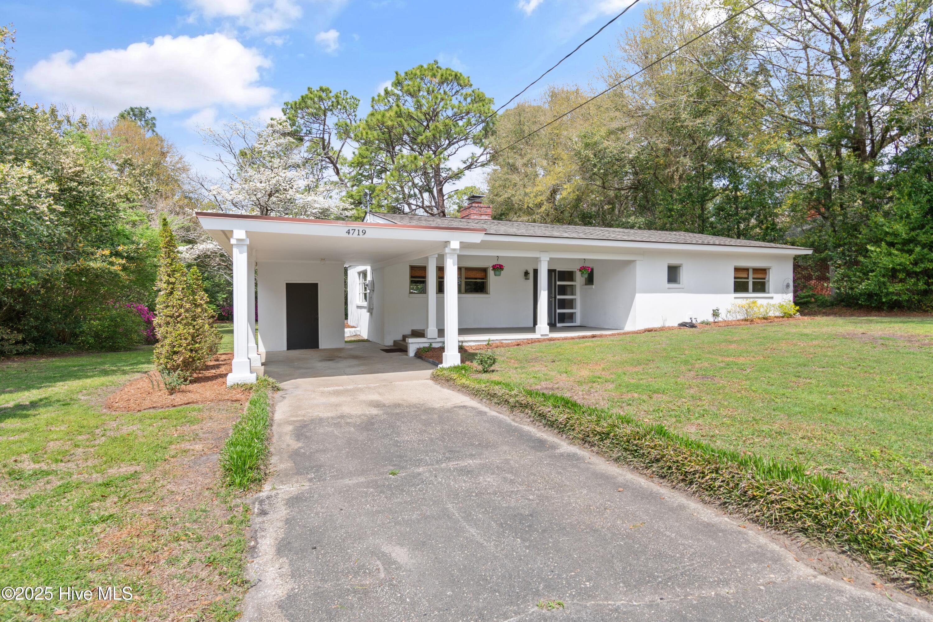 4719 Long Leaf Hills Drive Property Photo 3