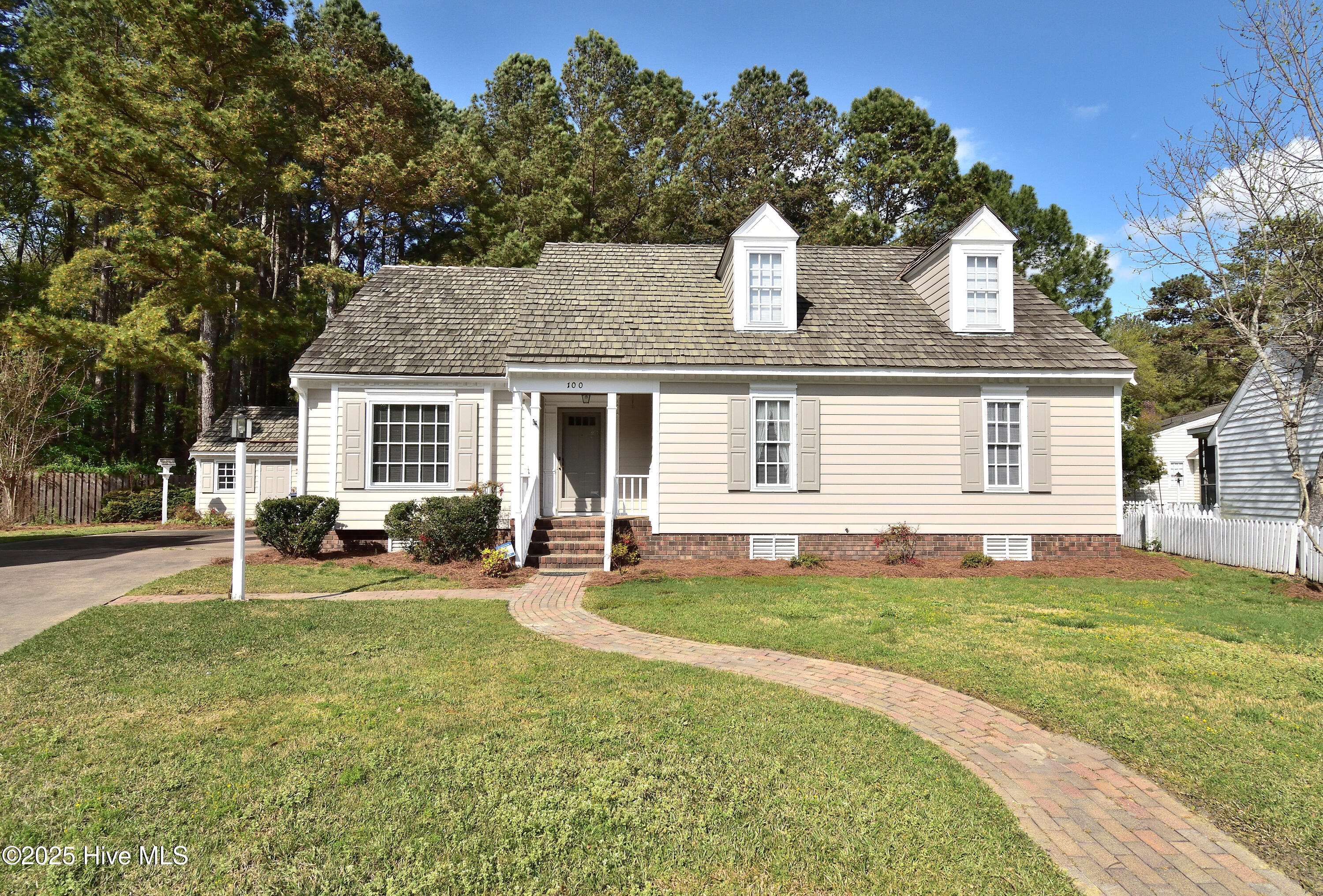 100 Province Circle Property Photo