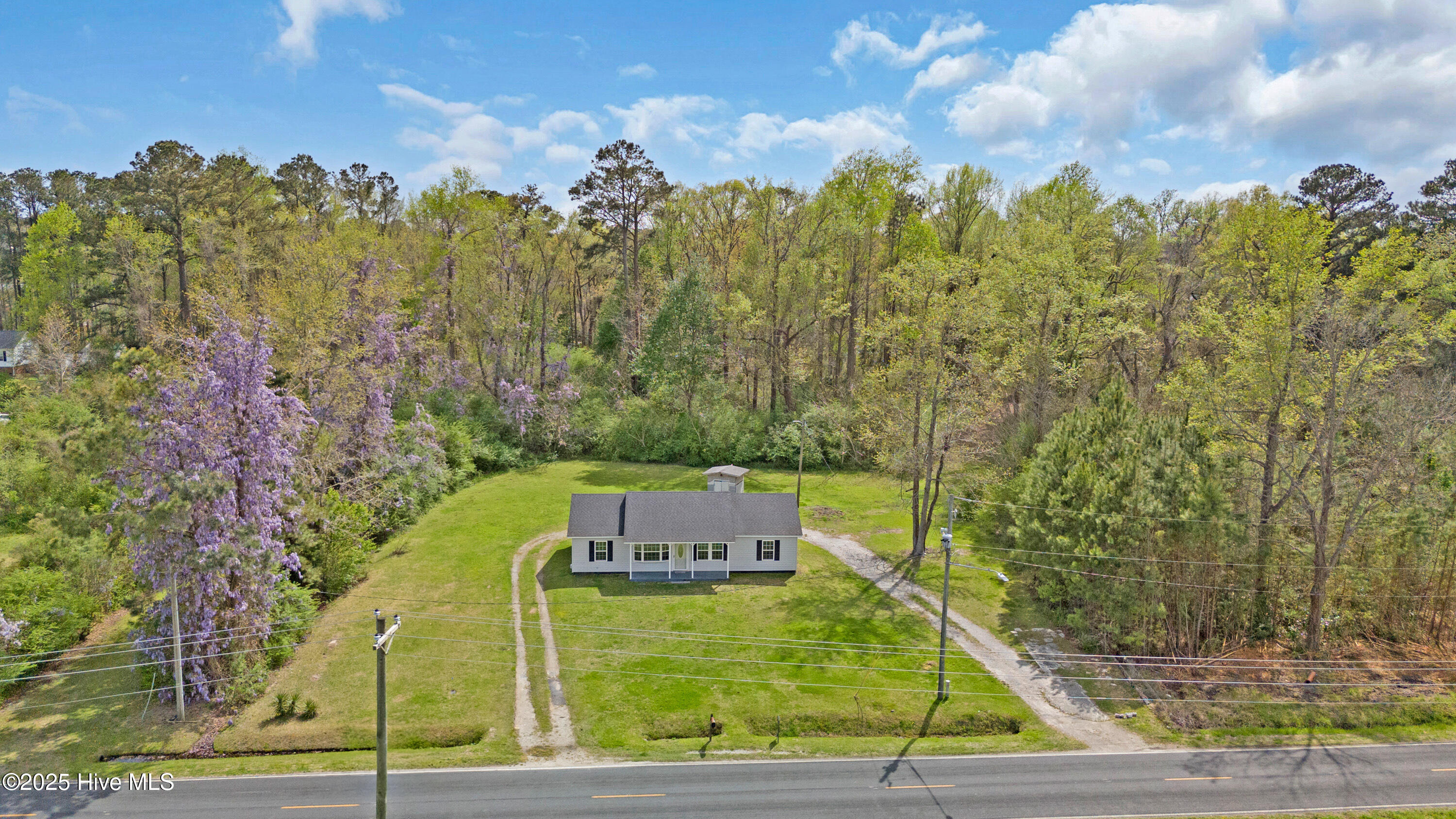 140 Chinchilla Drive Property Photo 1