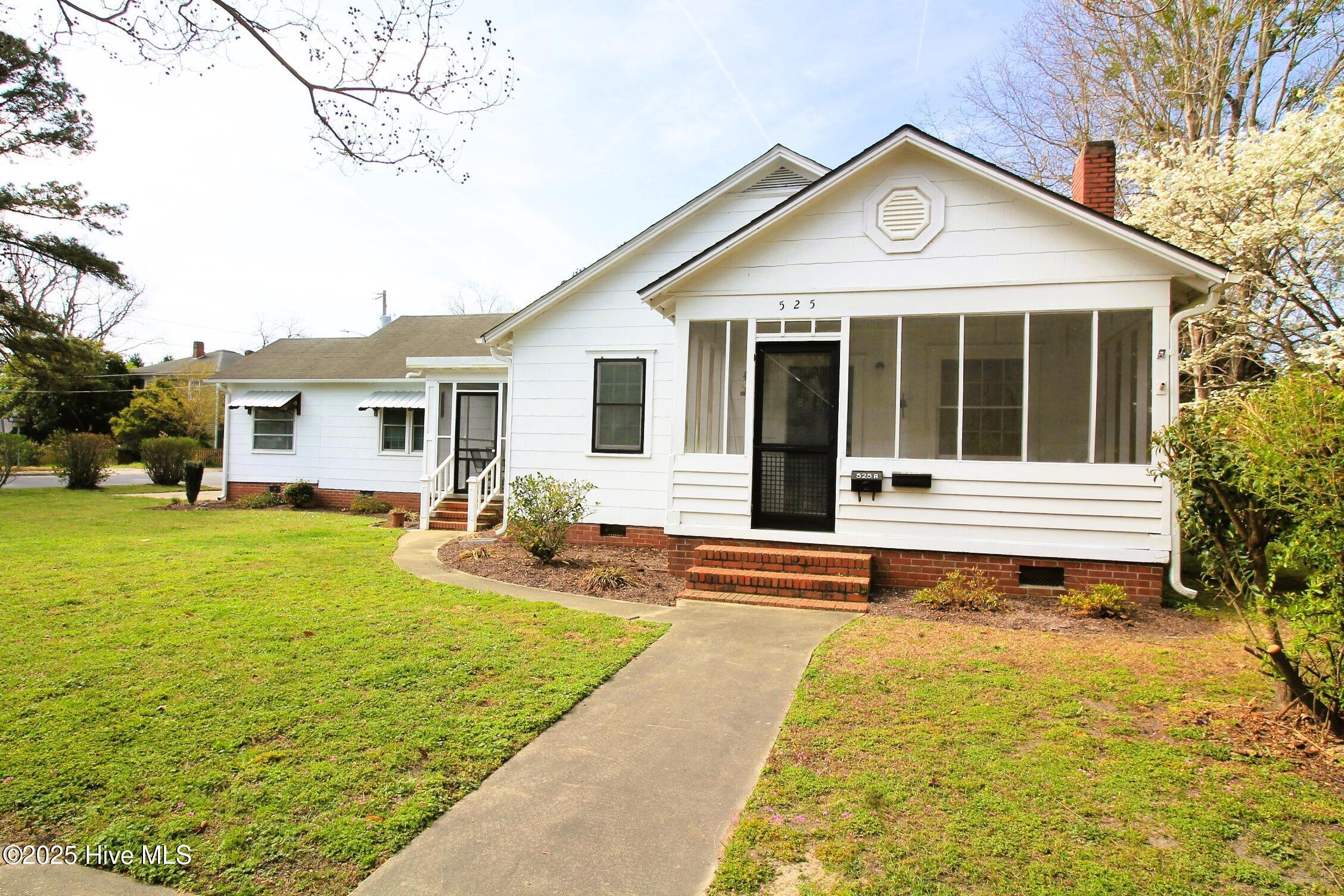 525 E 2nd Street Property Photo 4