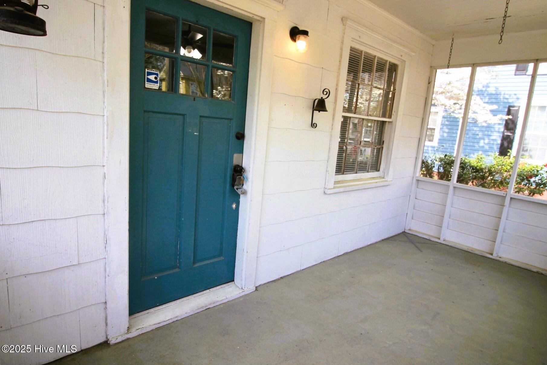 525 E 2nd Street Property Photo 7