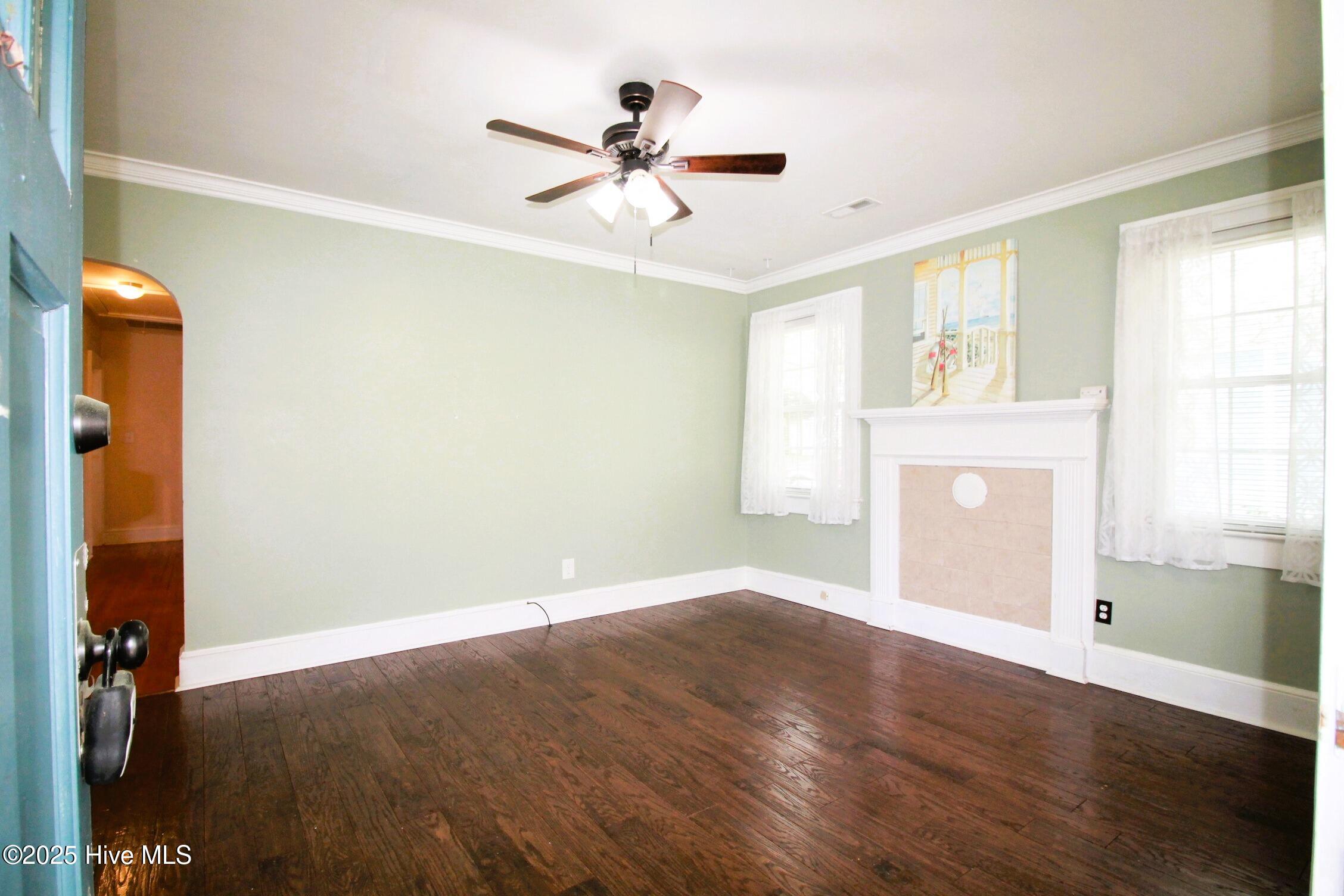 525 E 2nd Street Property Photo 8