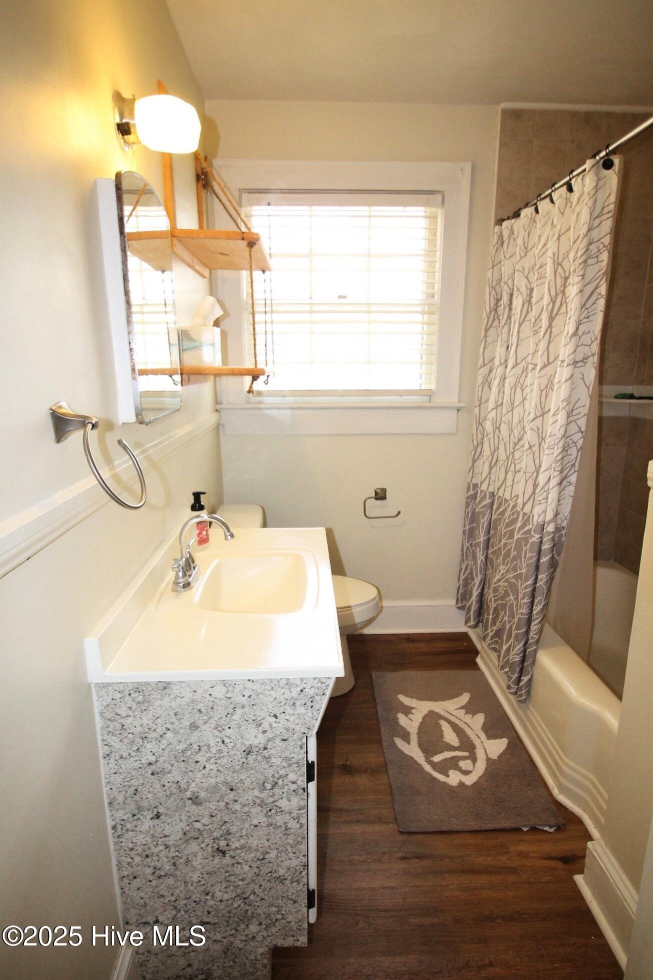 525 E 2nd Street Property Photo 19