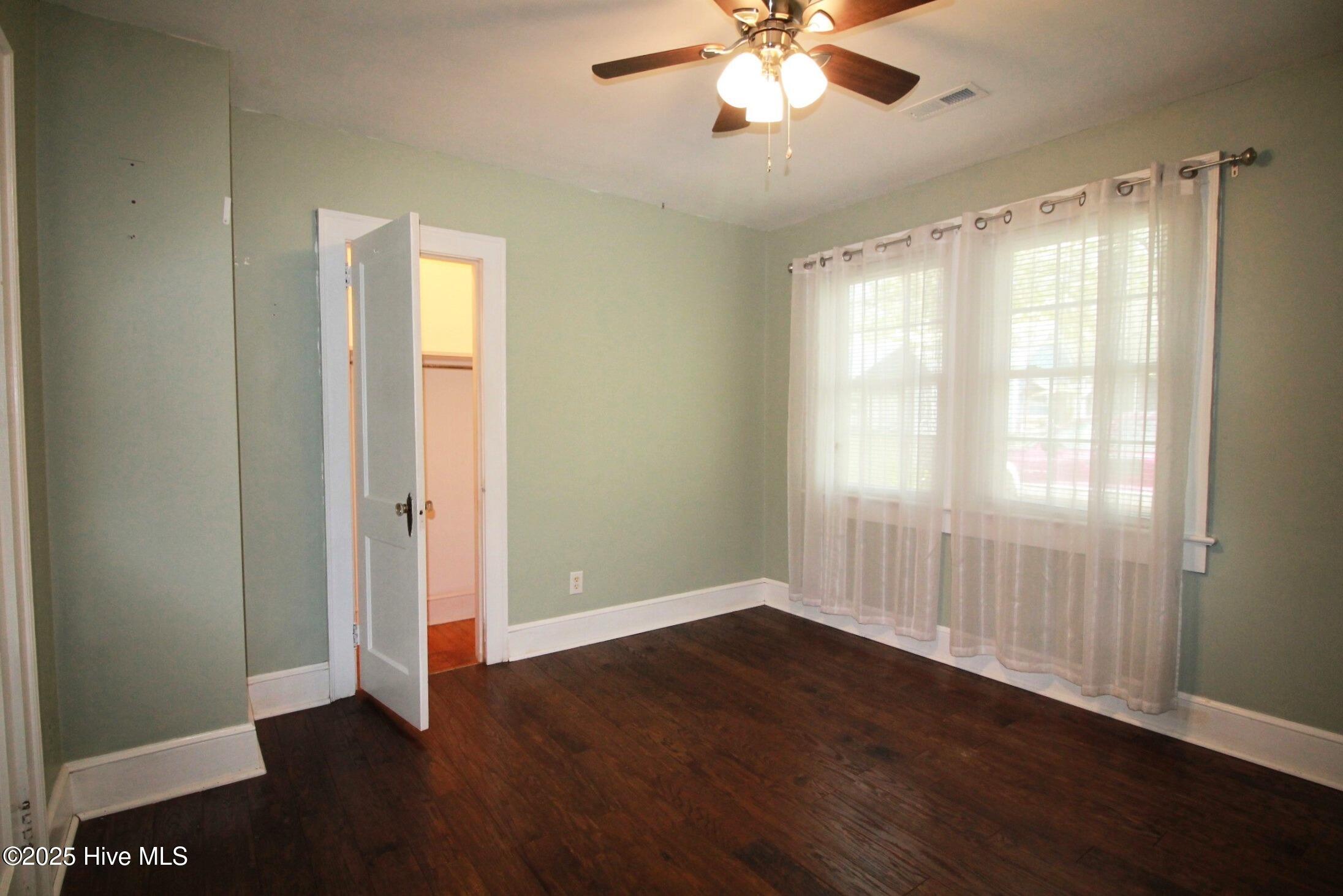 525 E 2nd Street Property Photo 21
