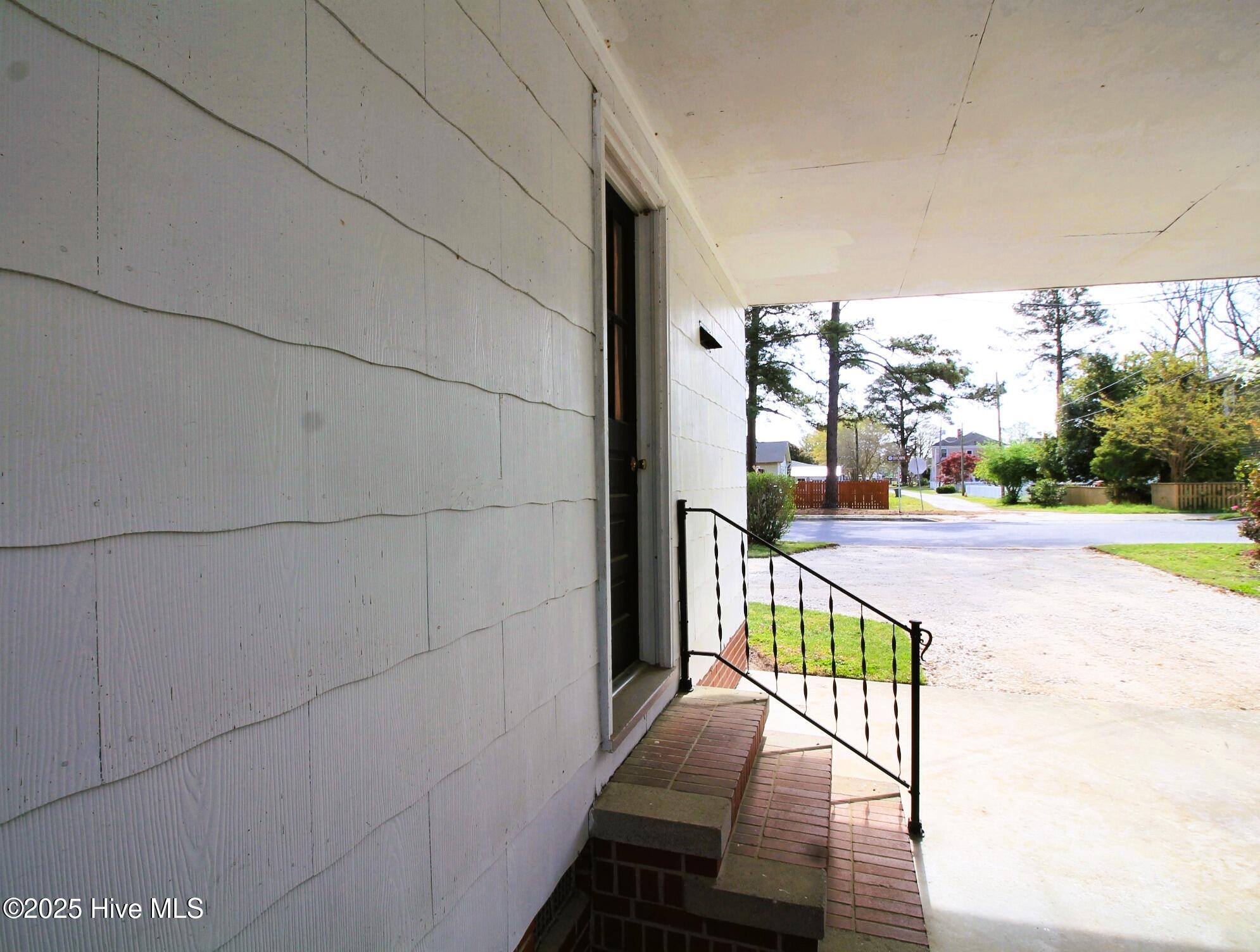 525 E 2nd Street Property Photo 43
