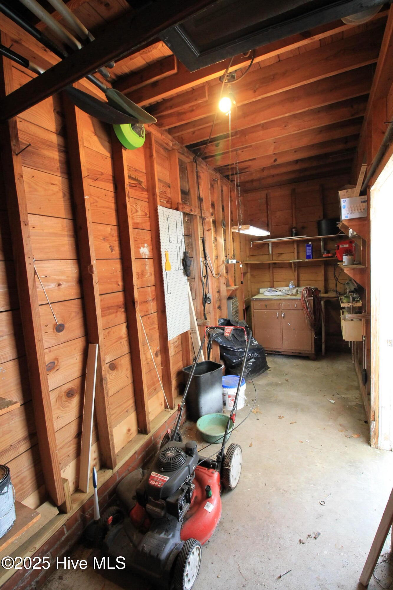 525 E 2nd Street Property Photo 48