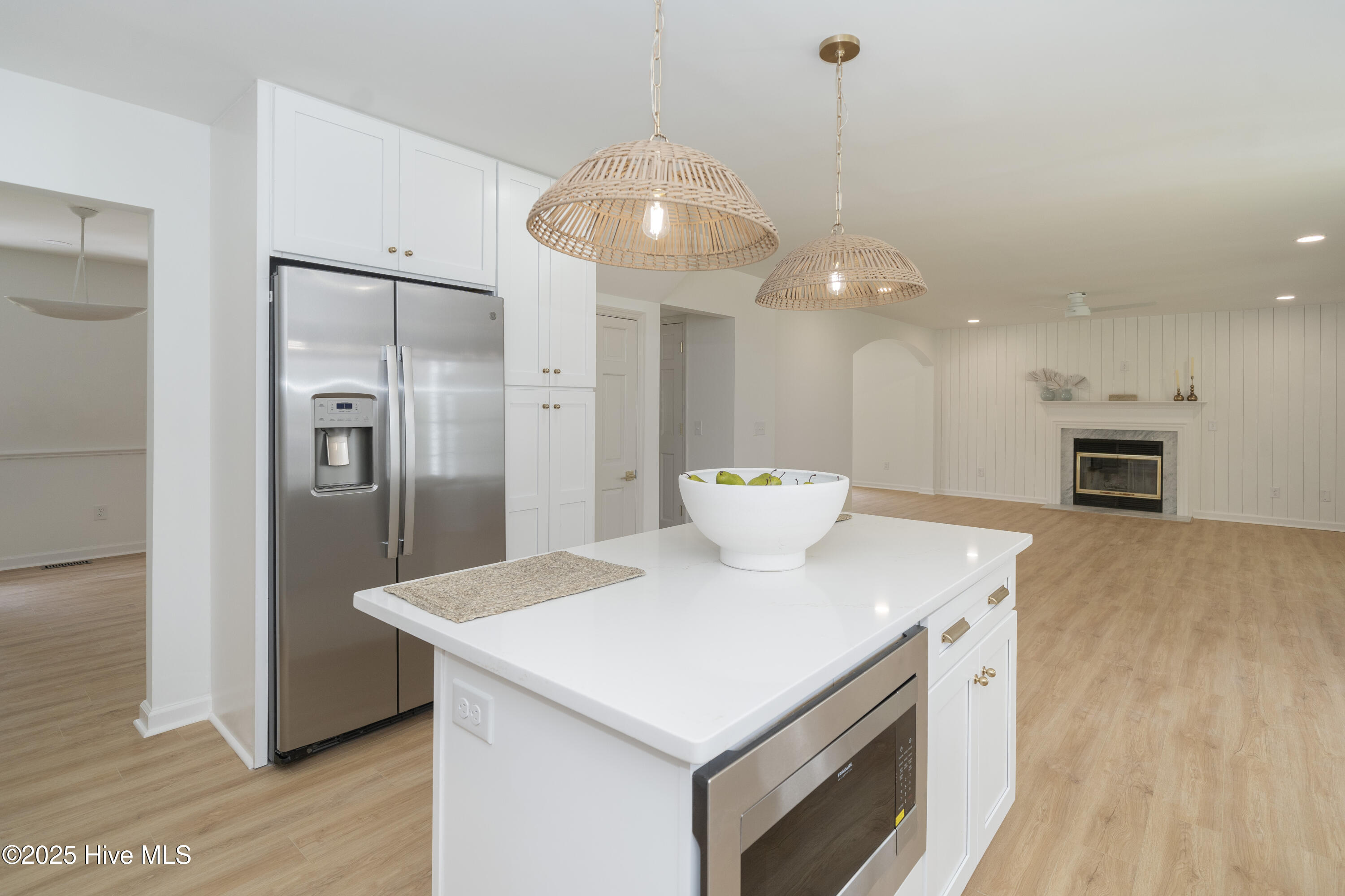 2640 Middle Sound Loop Road Property Photo 12