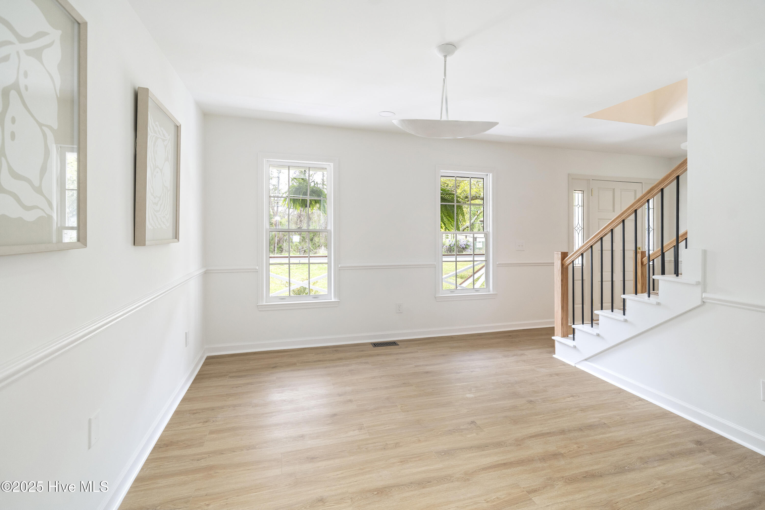 2640 Middle Sound Loop Road Property Photo 13