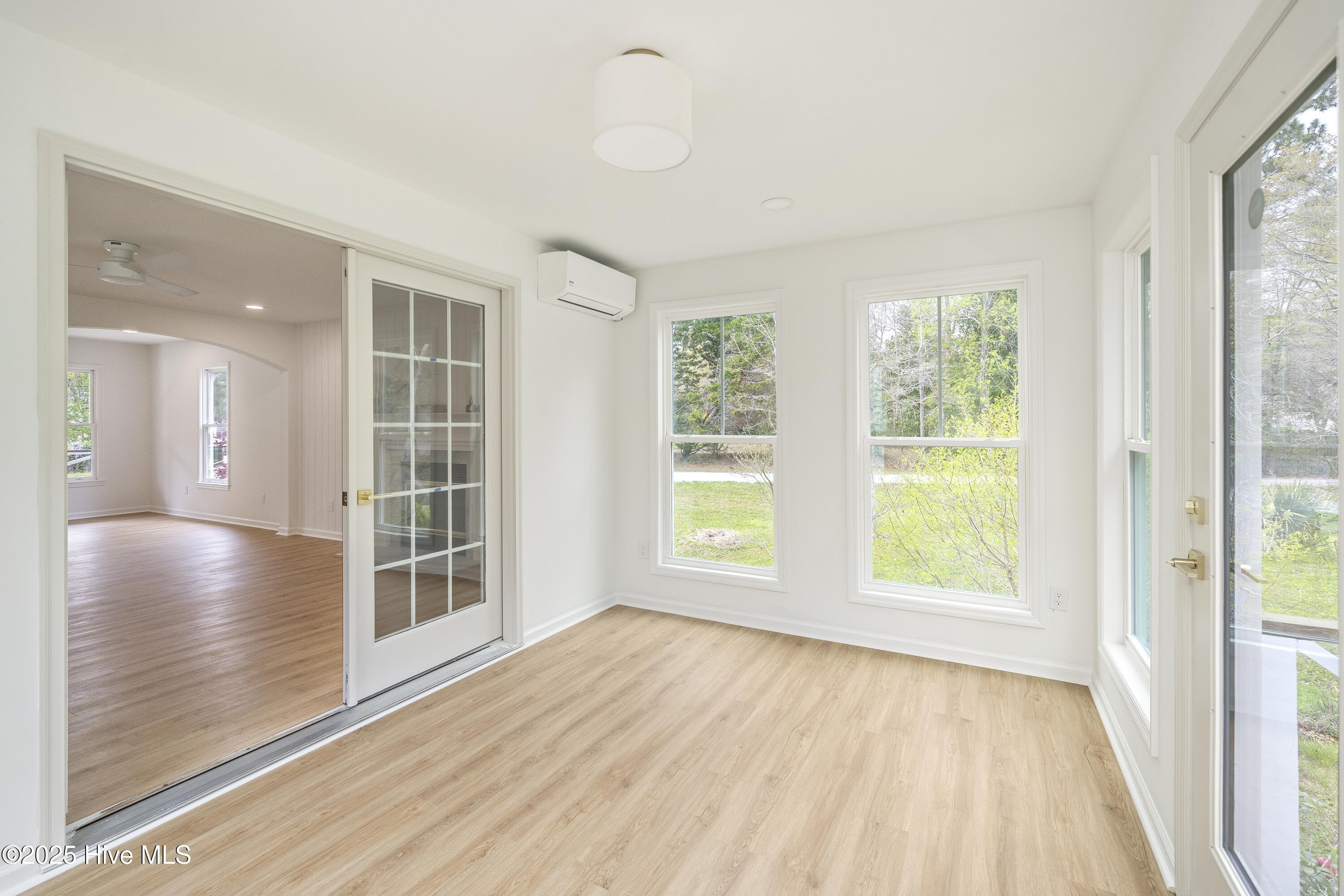 2640 Middle Sound Loop Road Property Photo 18