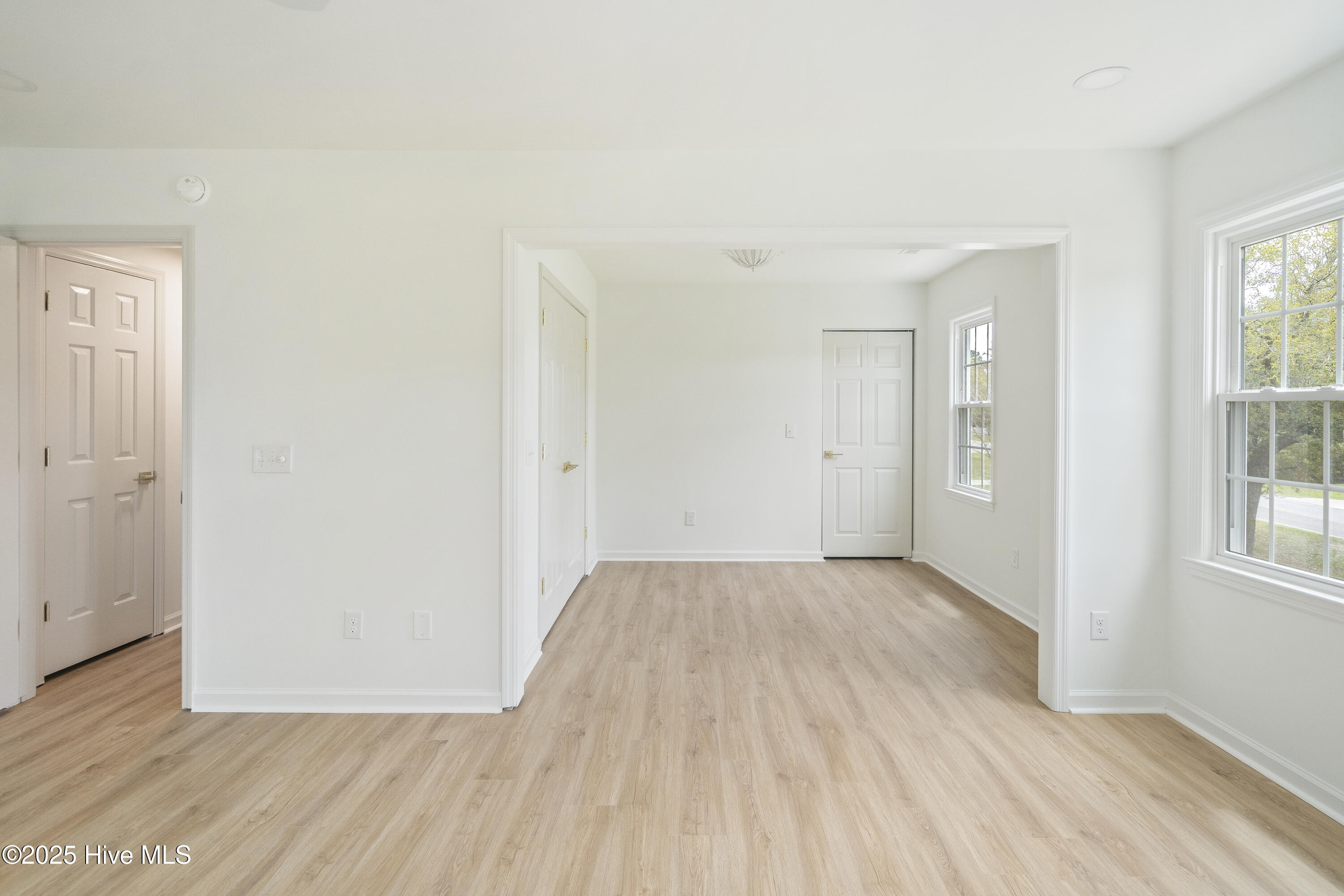2640 Middle Sound Loop Road Property Photo 20