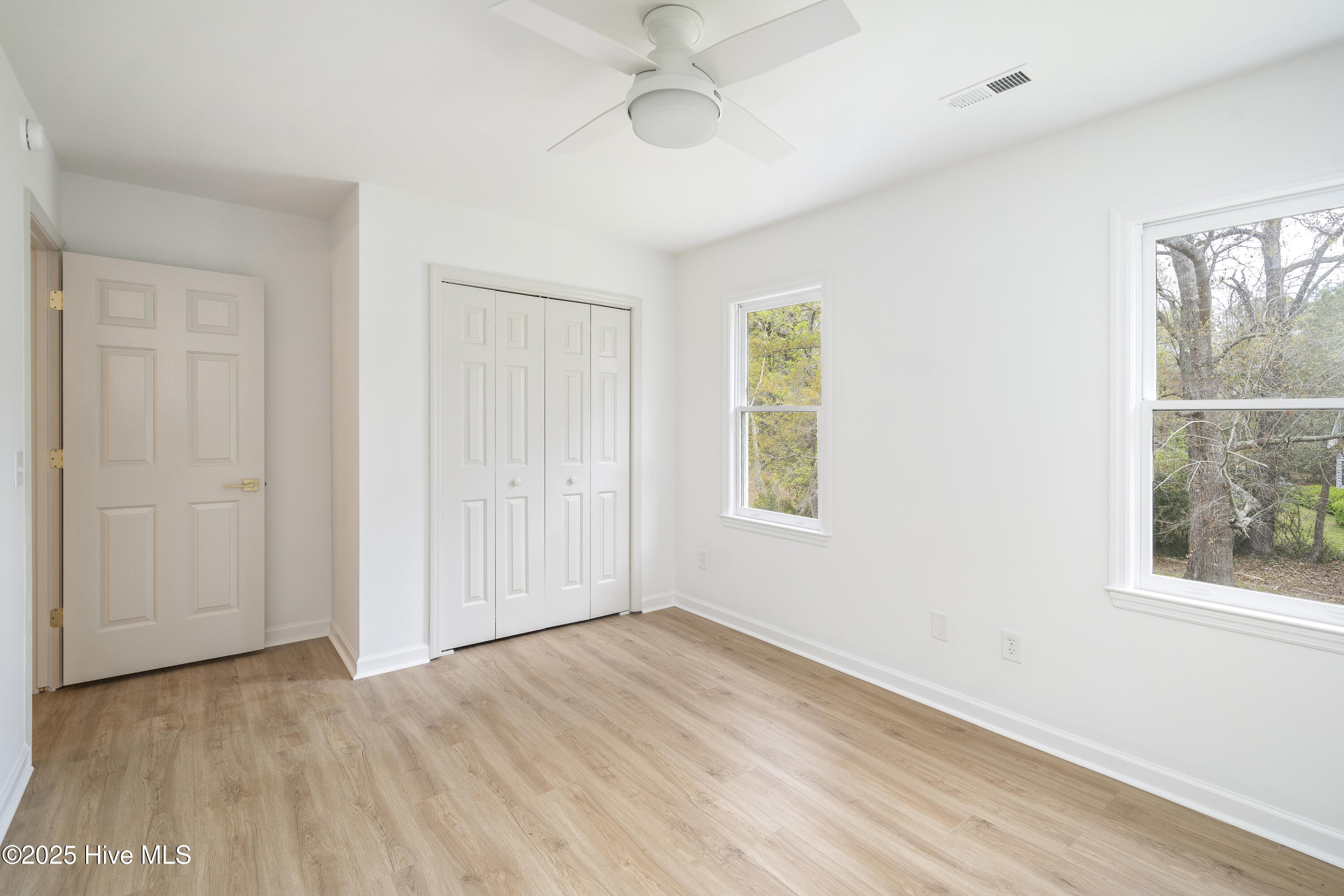 2640 Middle Sound Loop Road Property Photo 27