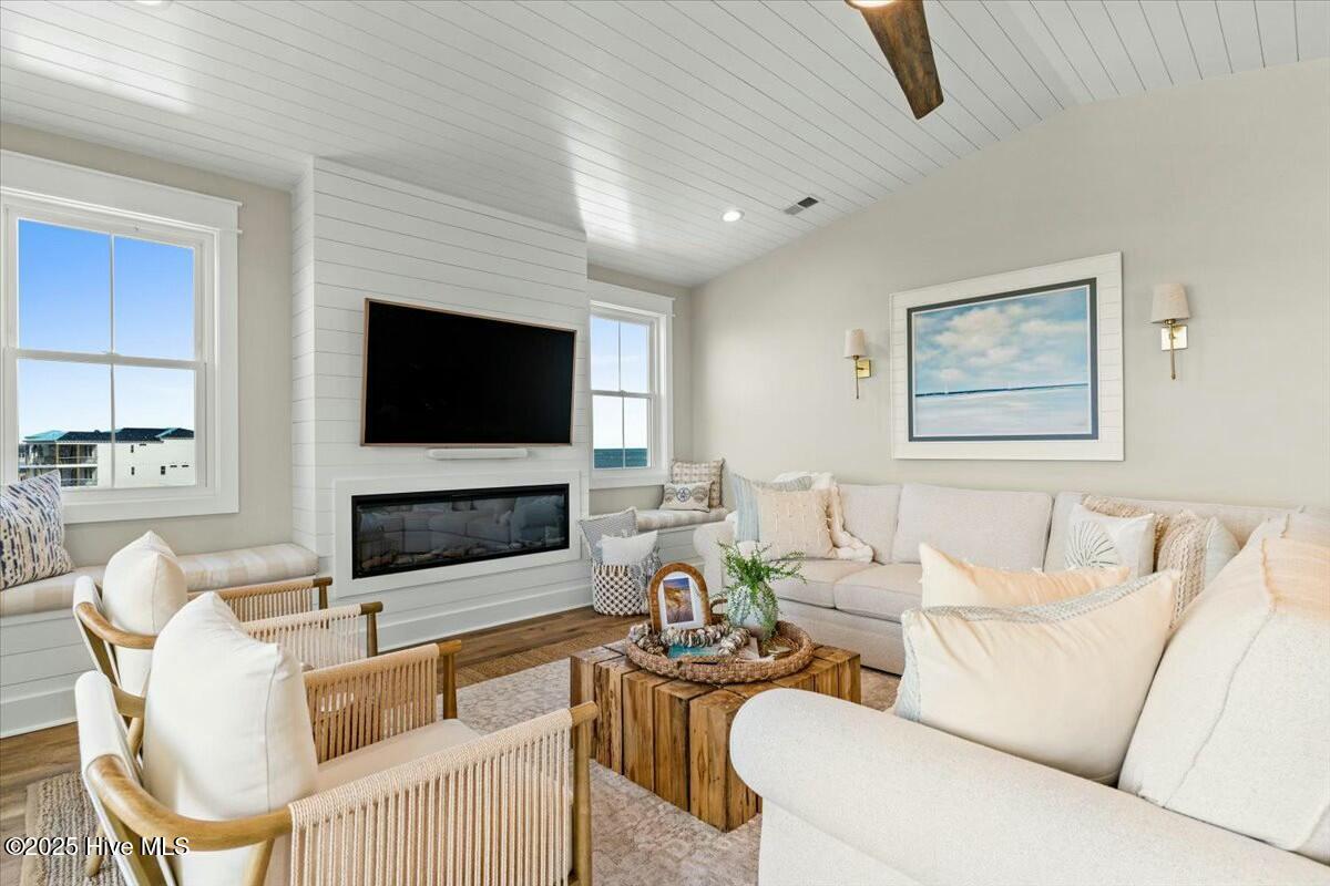 13 Moore Street Property Photo 4