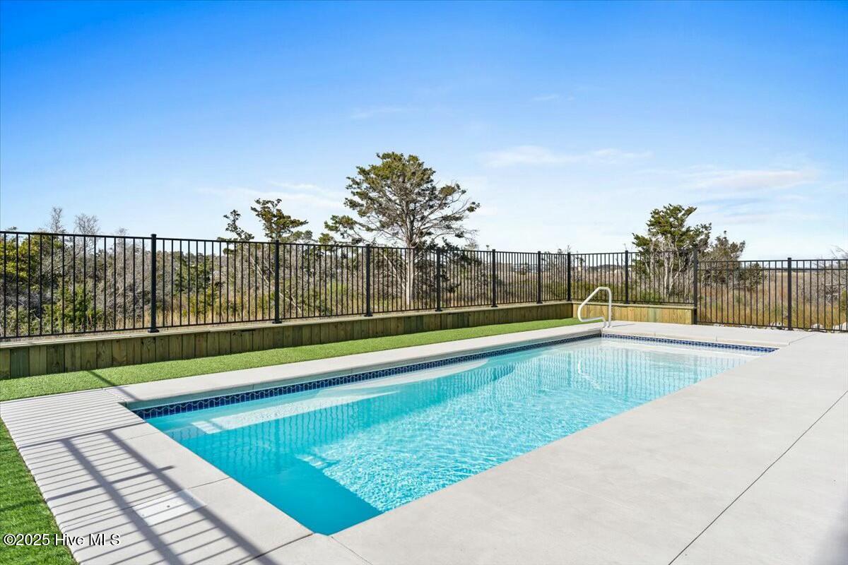 13 Moore Street Property Photo 40