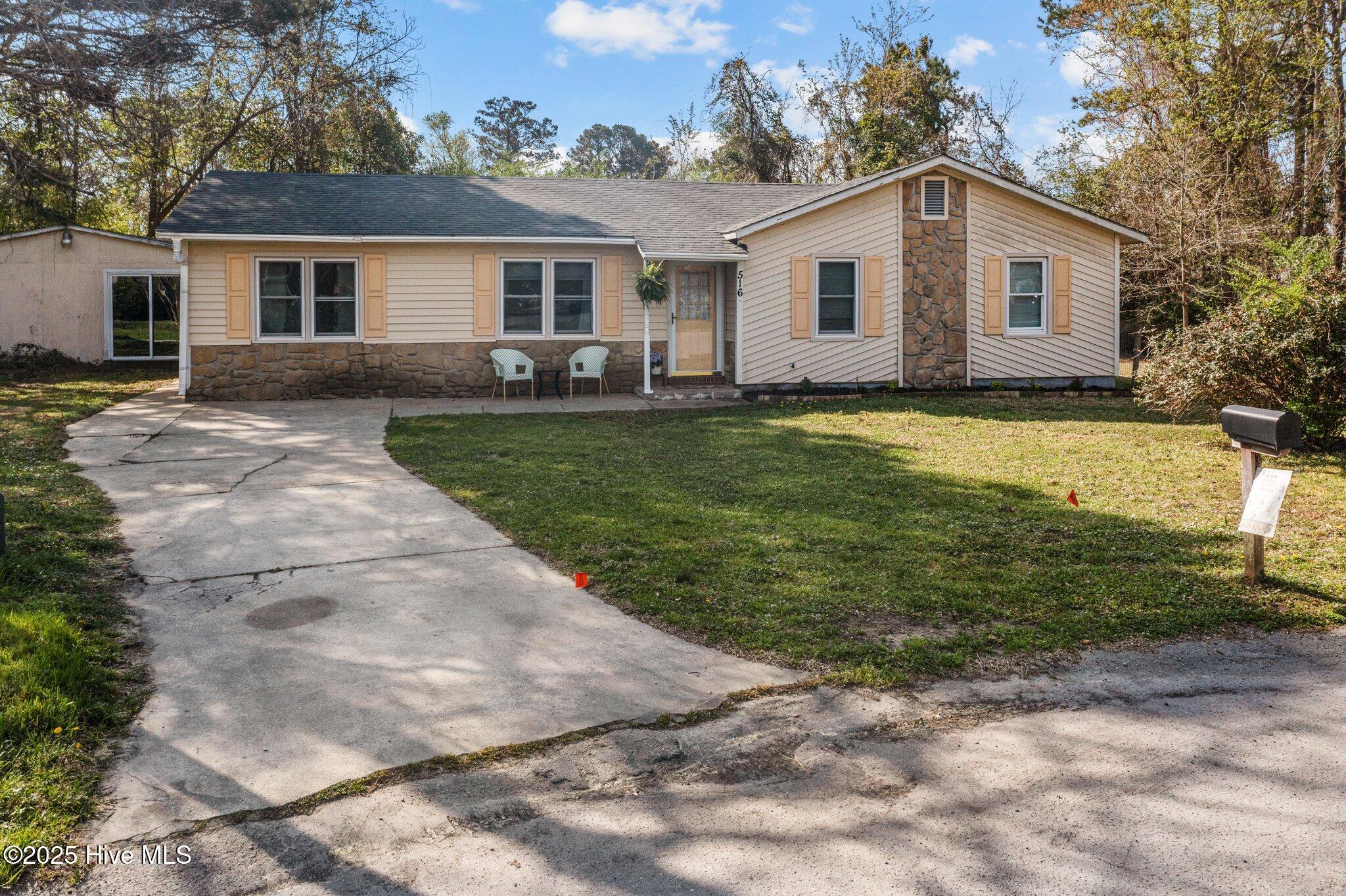516 Redwood Place Property Photo