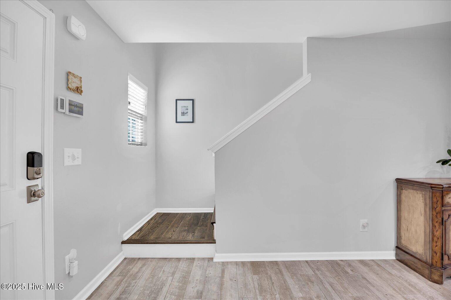 1847 Simonton Drive Property Photo 4