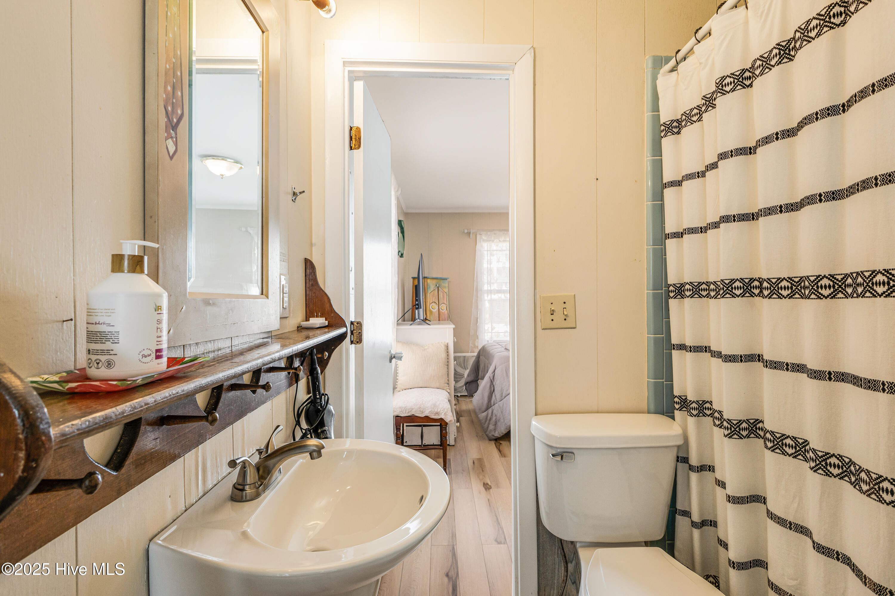 3325 W Beach Drive Property Photo 25