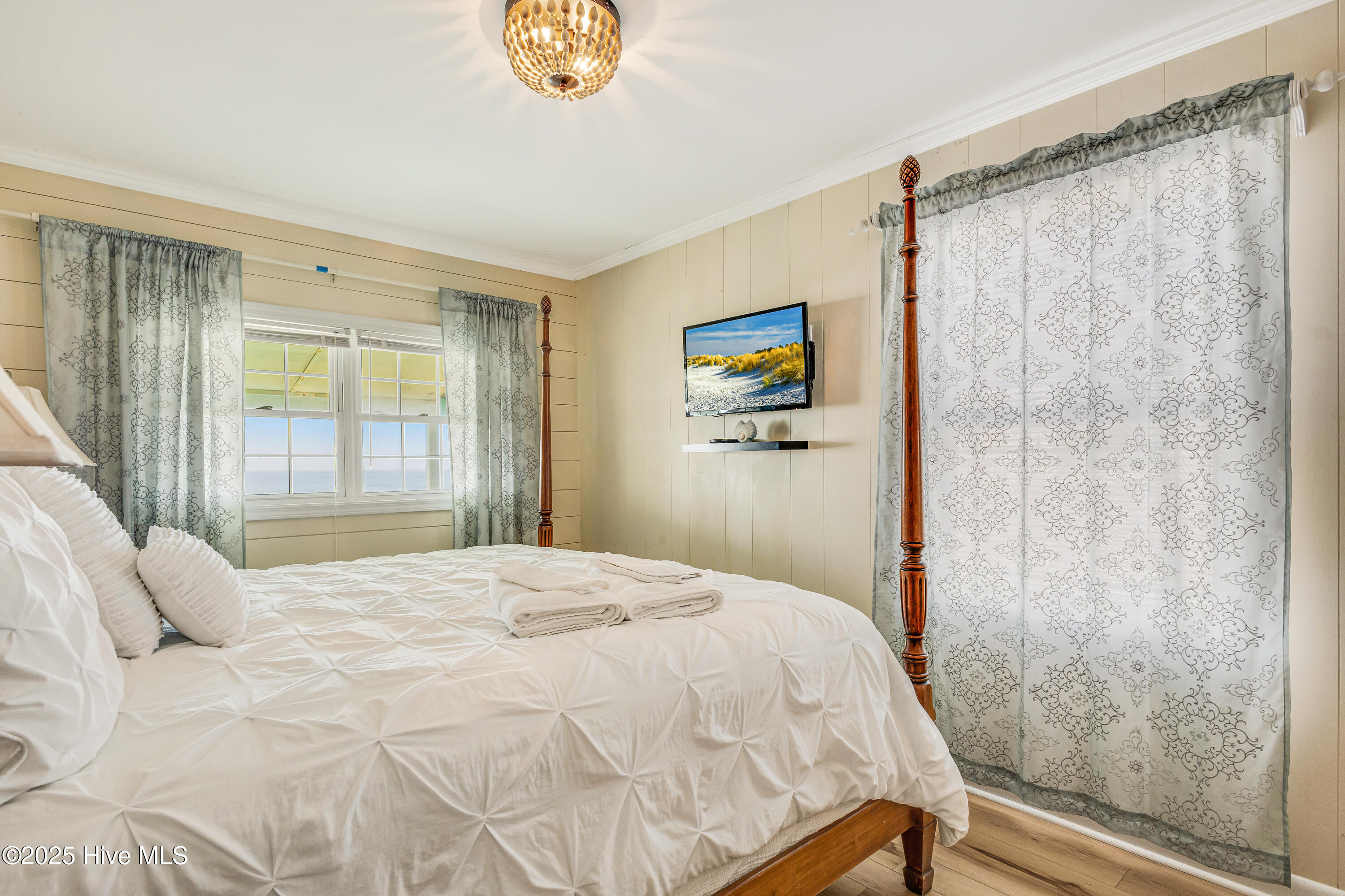 3325 W Beach Drive Property Photo 26