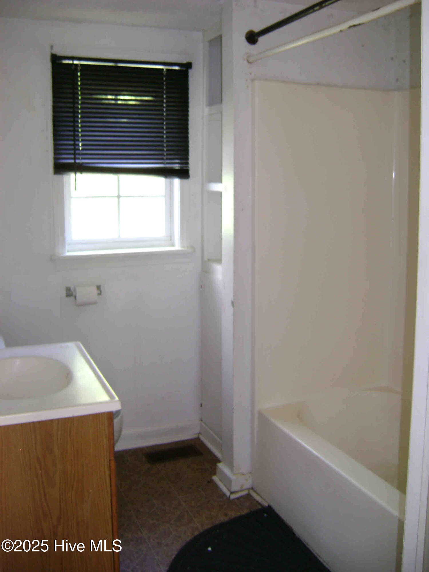 215 North Street Property Photo 4