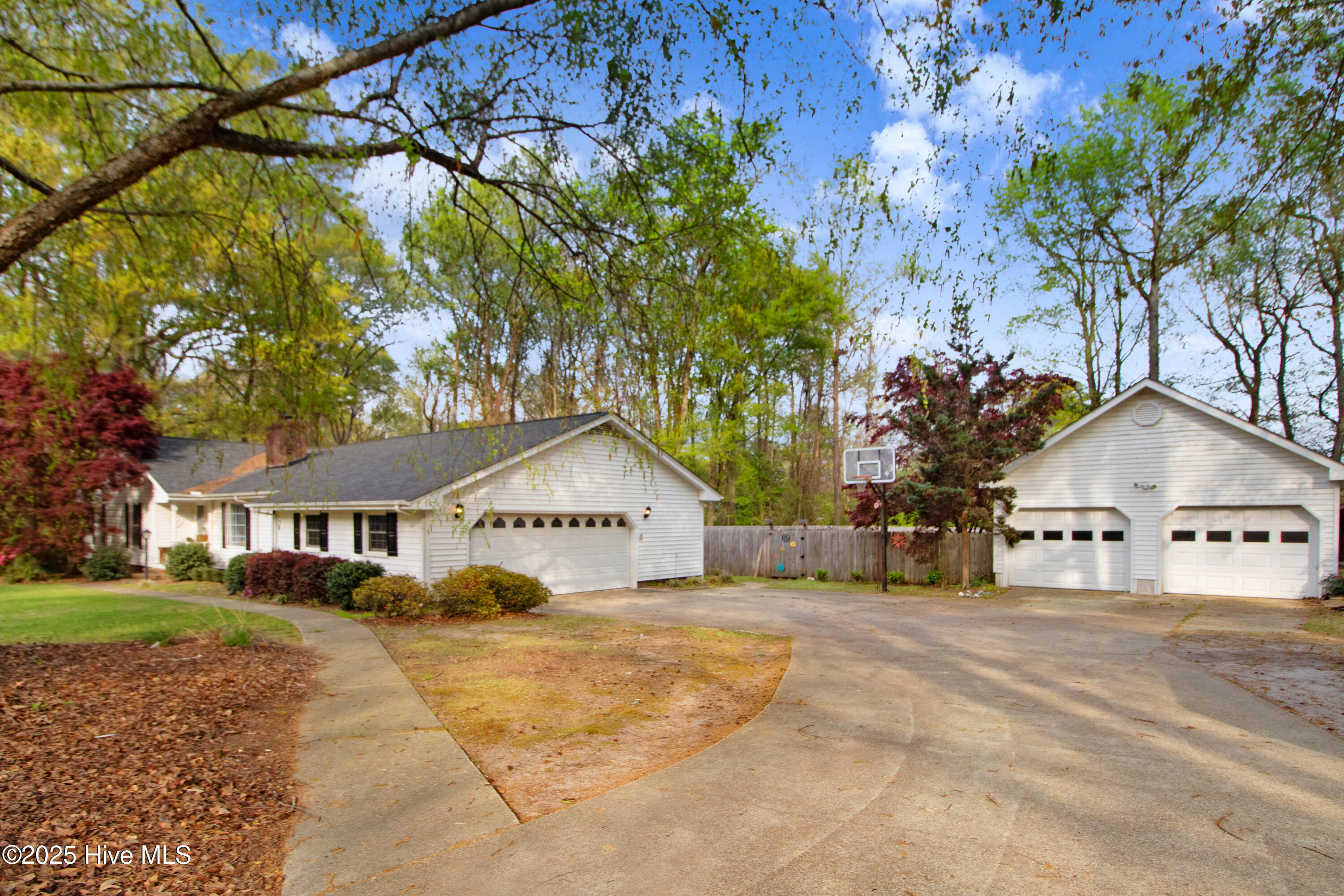 107 Riverbend Place Property Photo 2