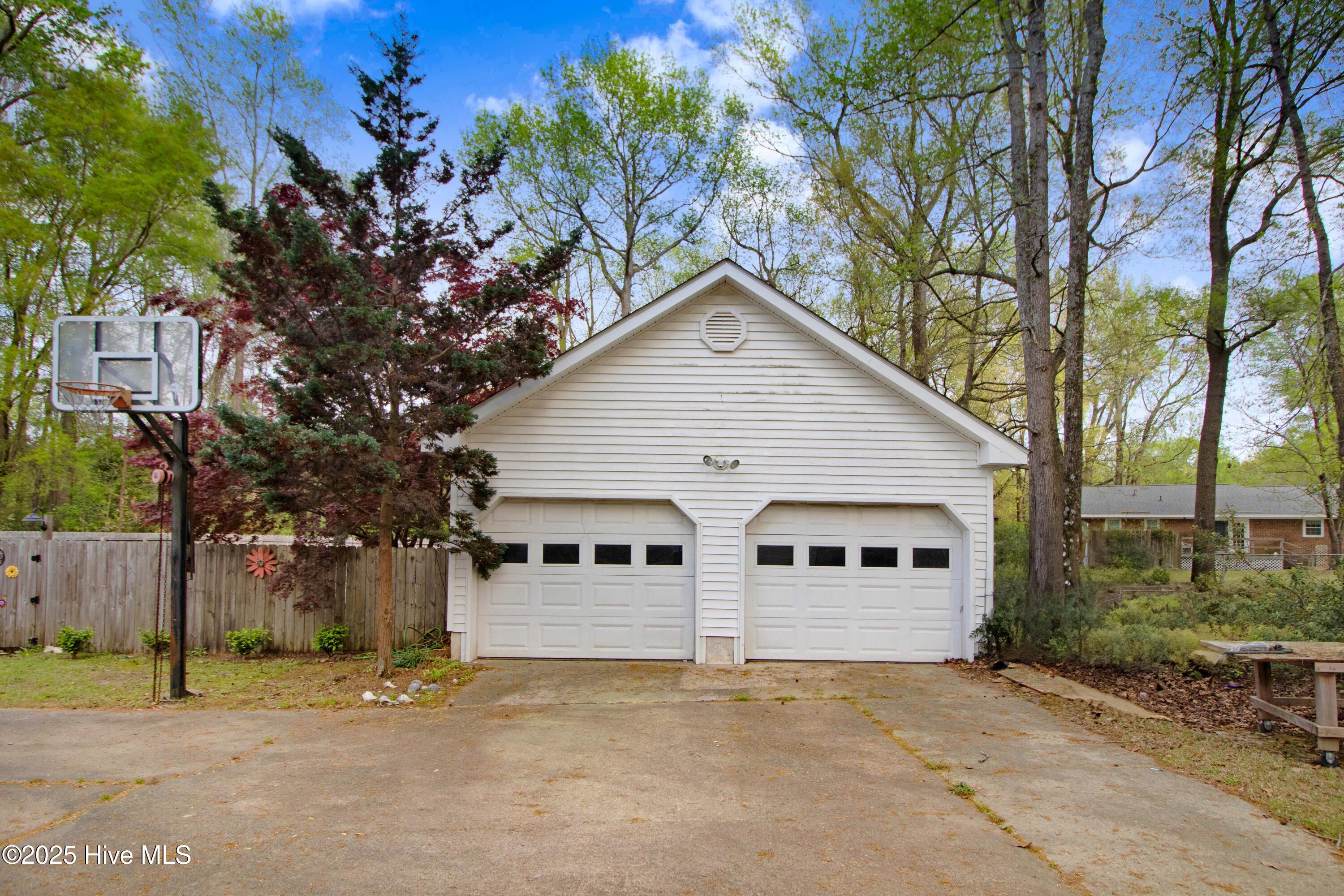 107 Riverbend Place Property Photo 3