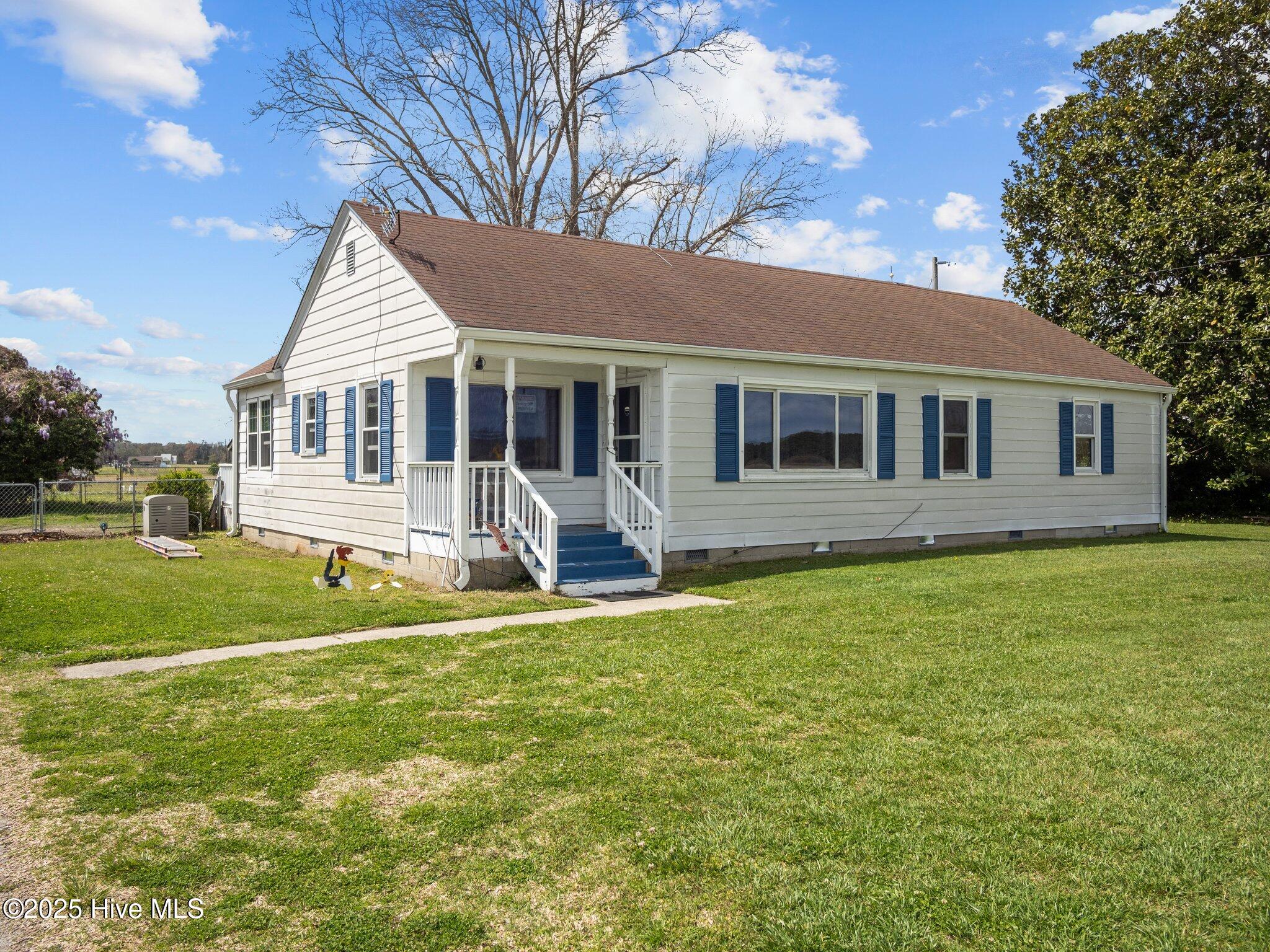 489 Newport Loop Road Property Photo