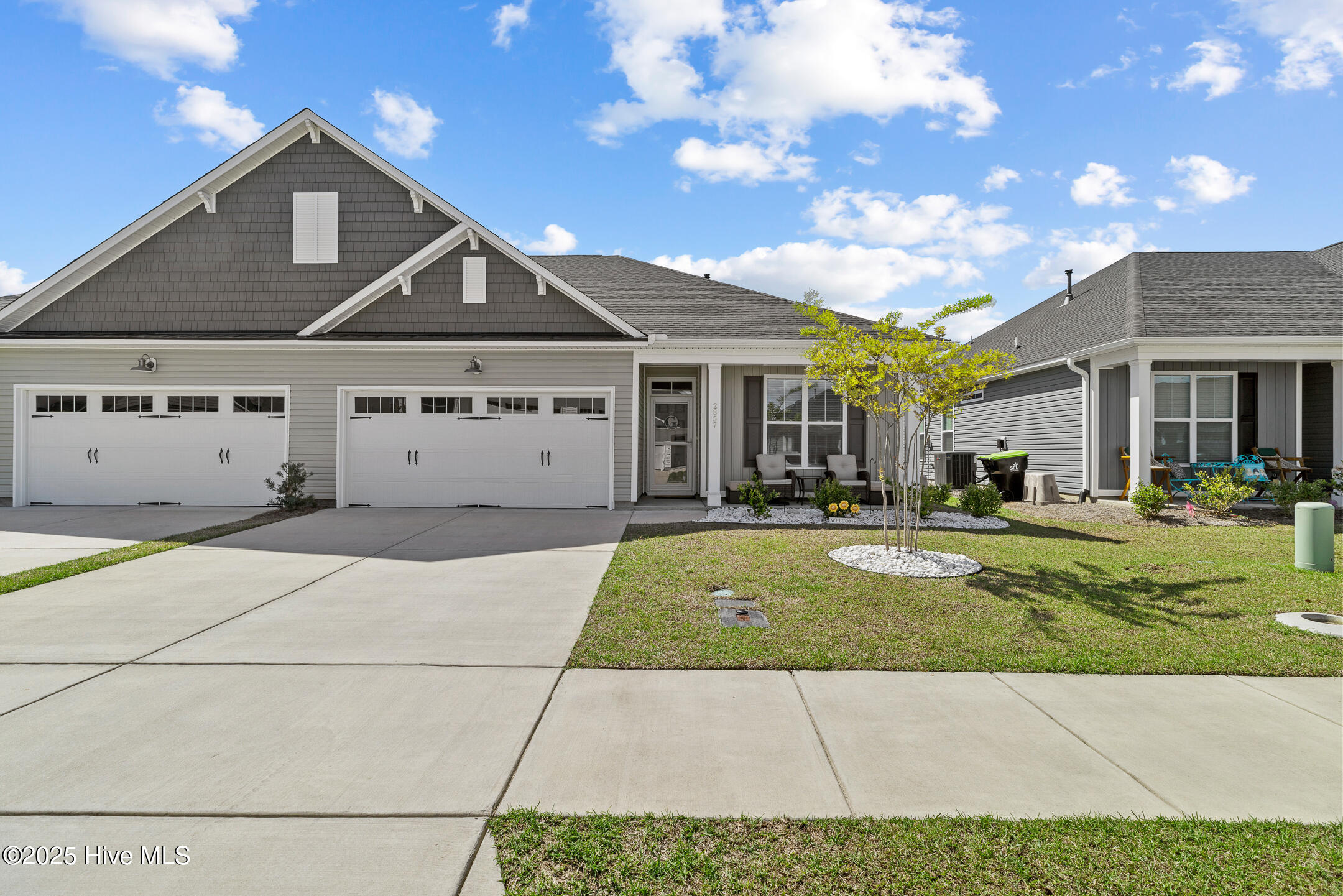 2857 Southern Magnolia Drive Property Photo