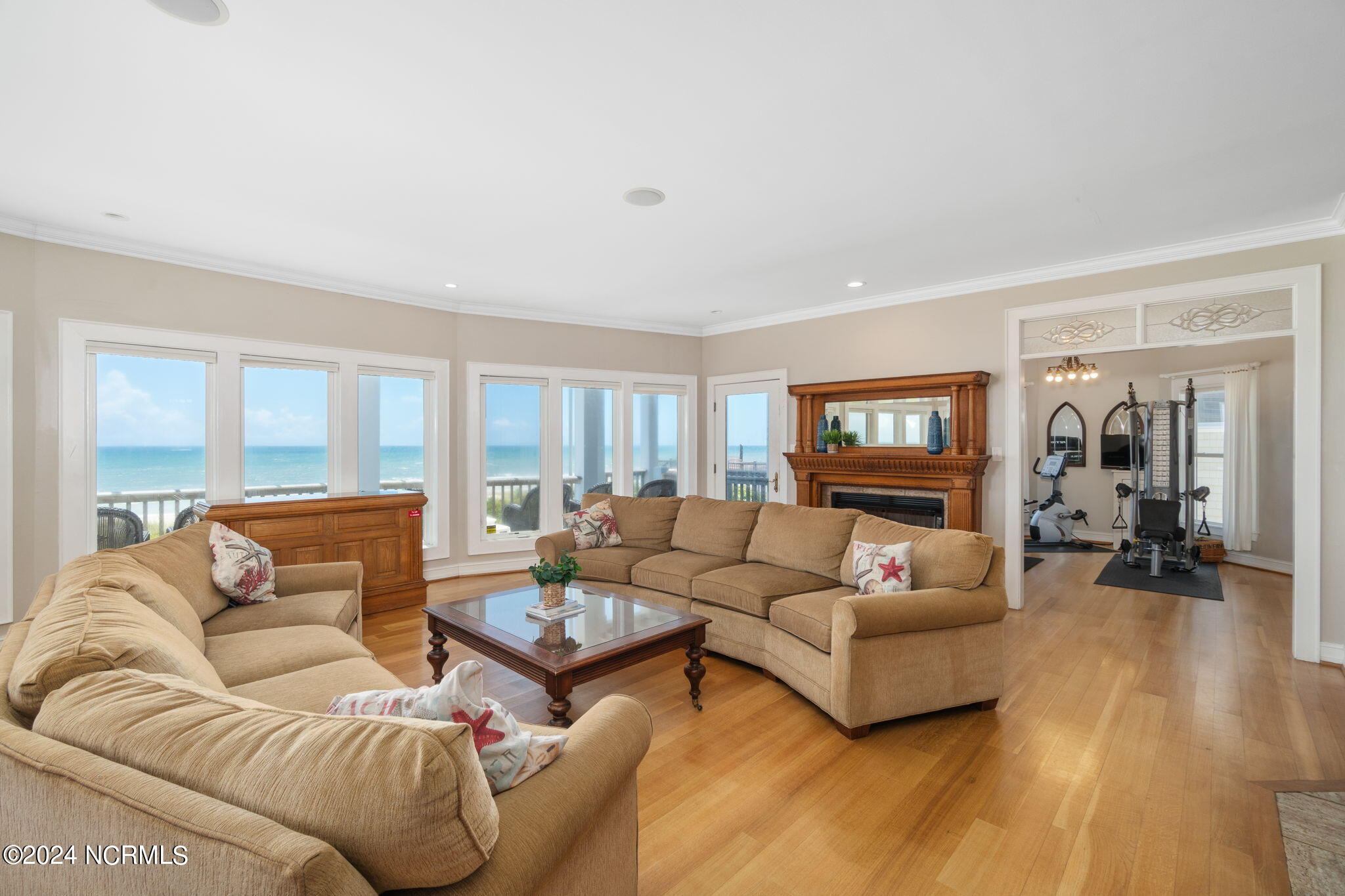 3107 Ocean Drive Property Photo 4