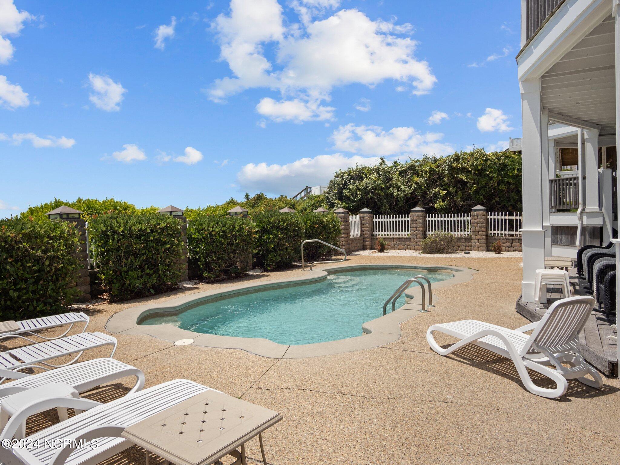 3107 Ocean Drive Property Photo 9
