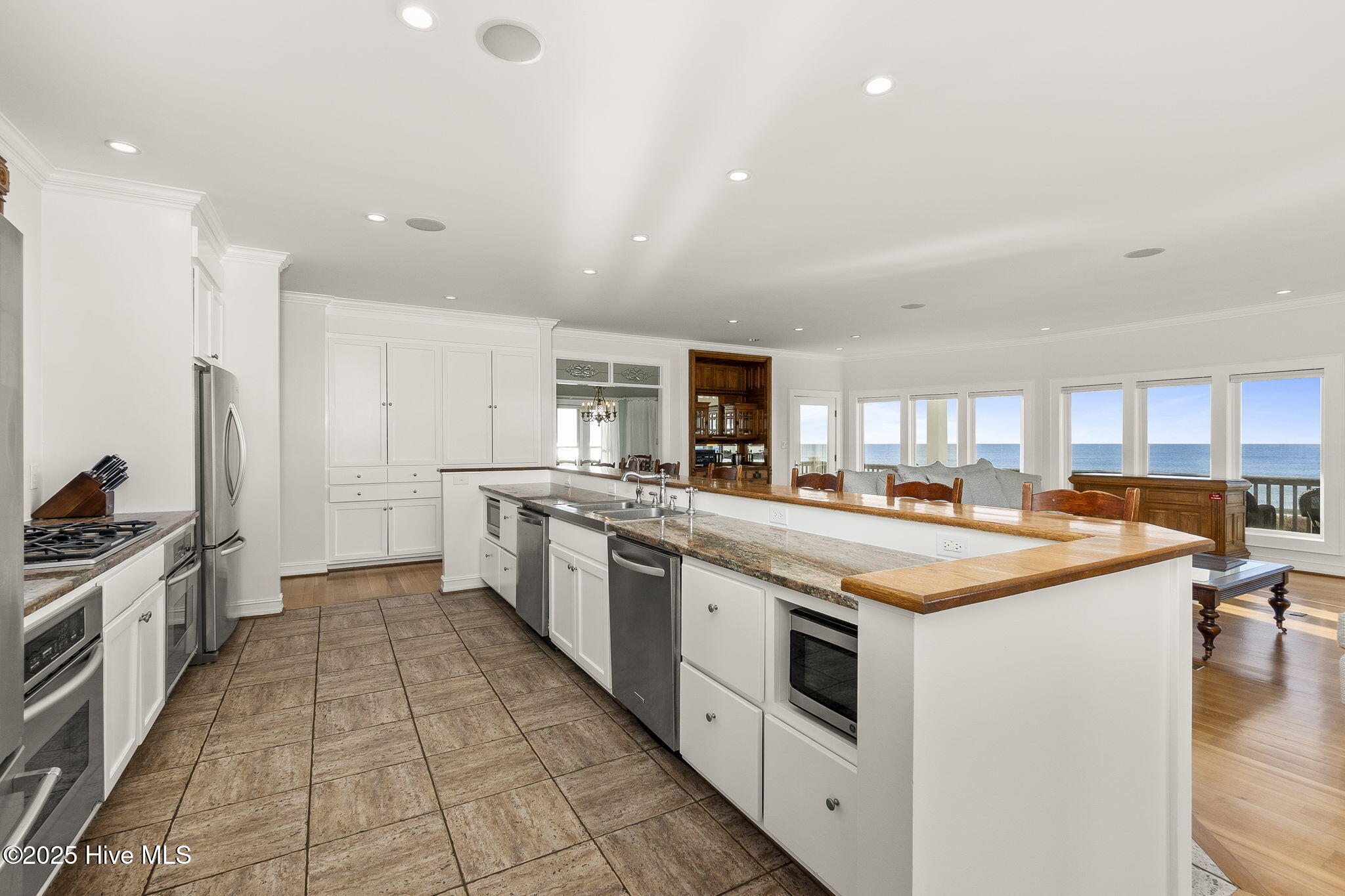 3107 Ocean Drive Property Photo 18