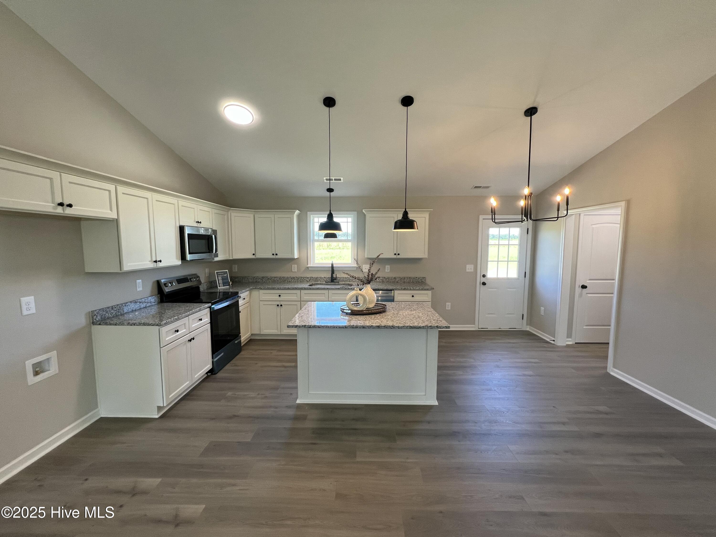129 Grace Pond Avenue Property Photo 7