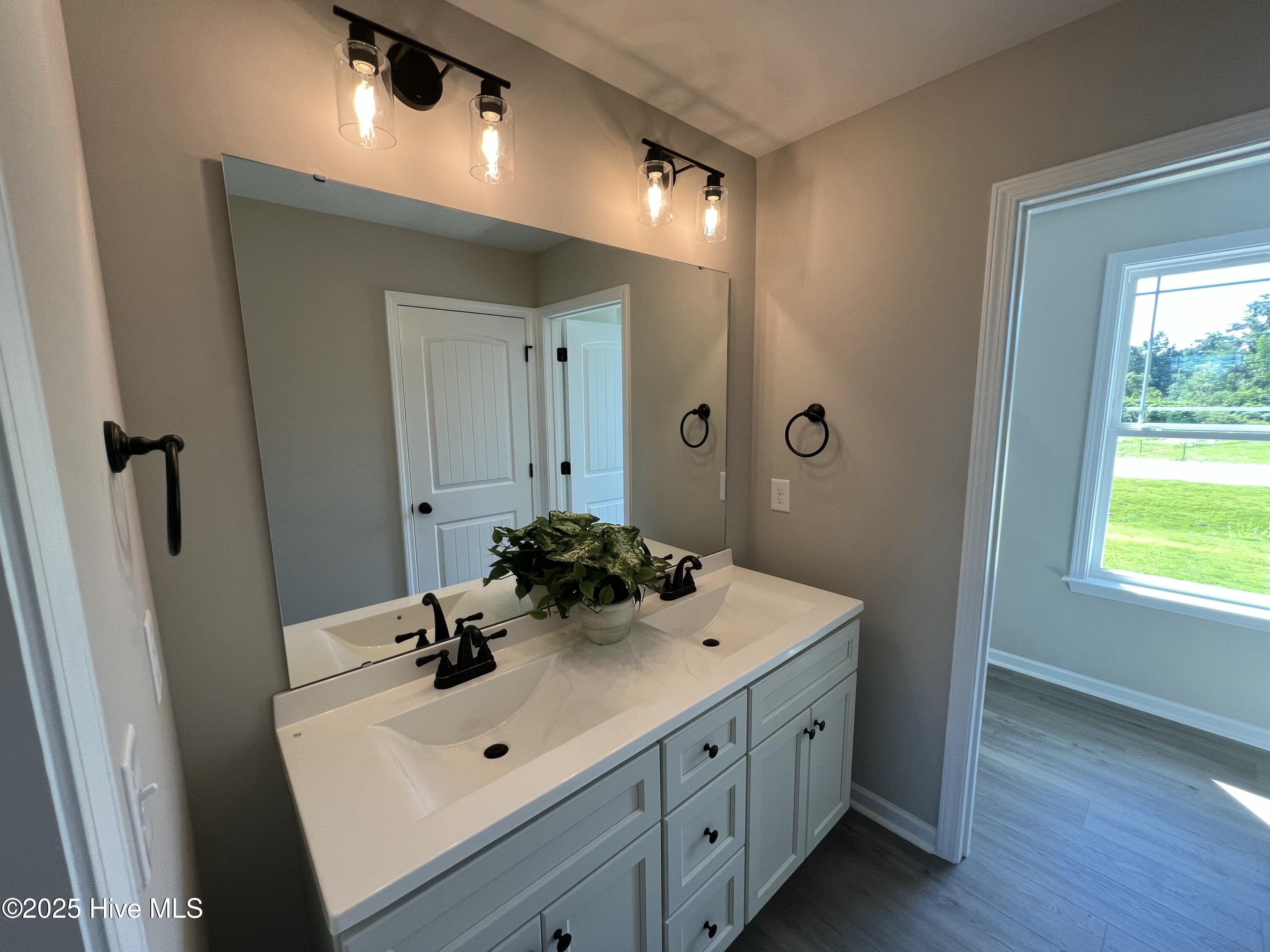 129 Grace Pond Avenue Property Photo 14