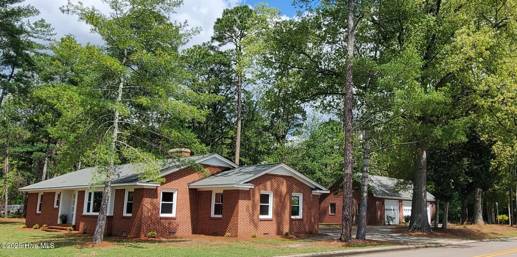 822 River Road Property Photo