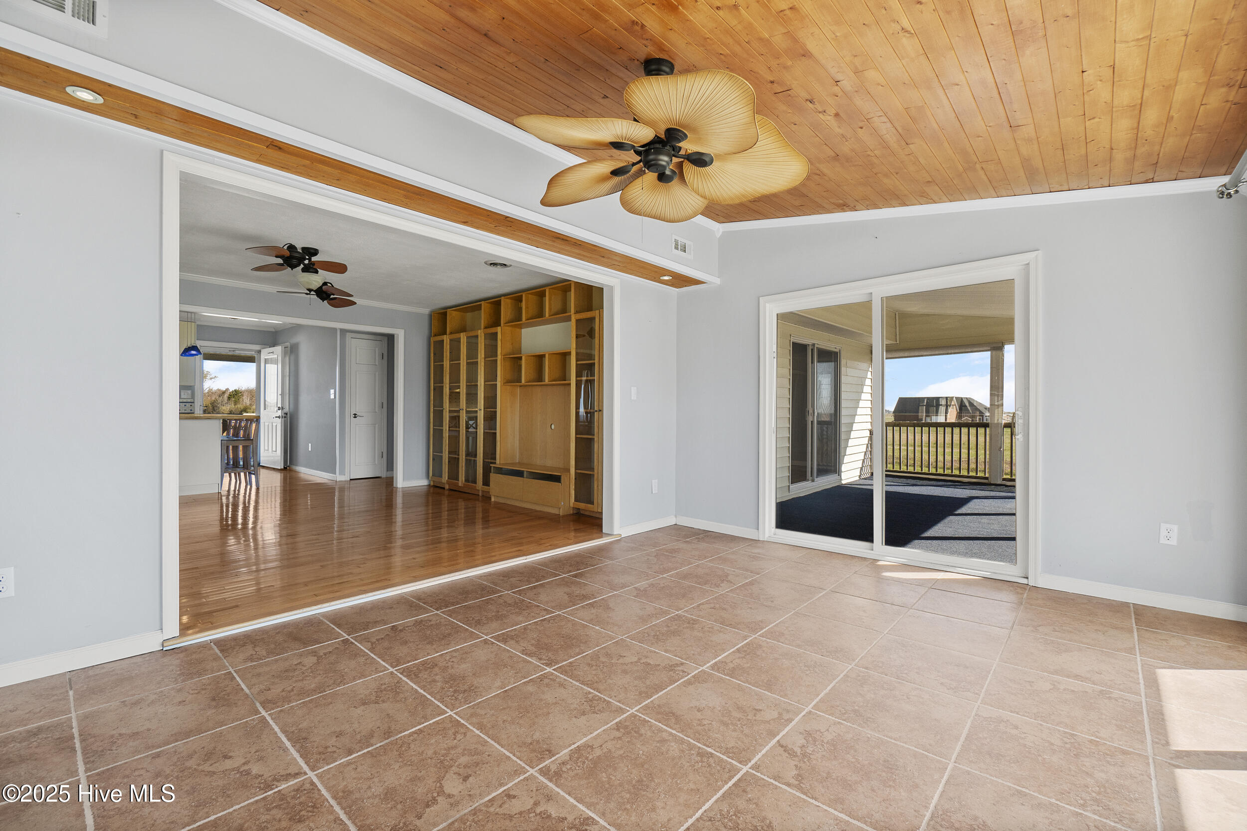 187 Soundside Drive Property Photo 7