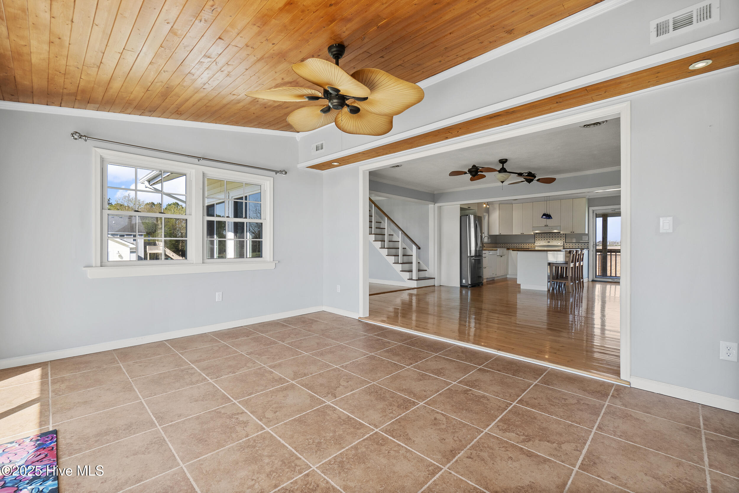 187 Soundside Drive Property Photo 9