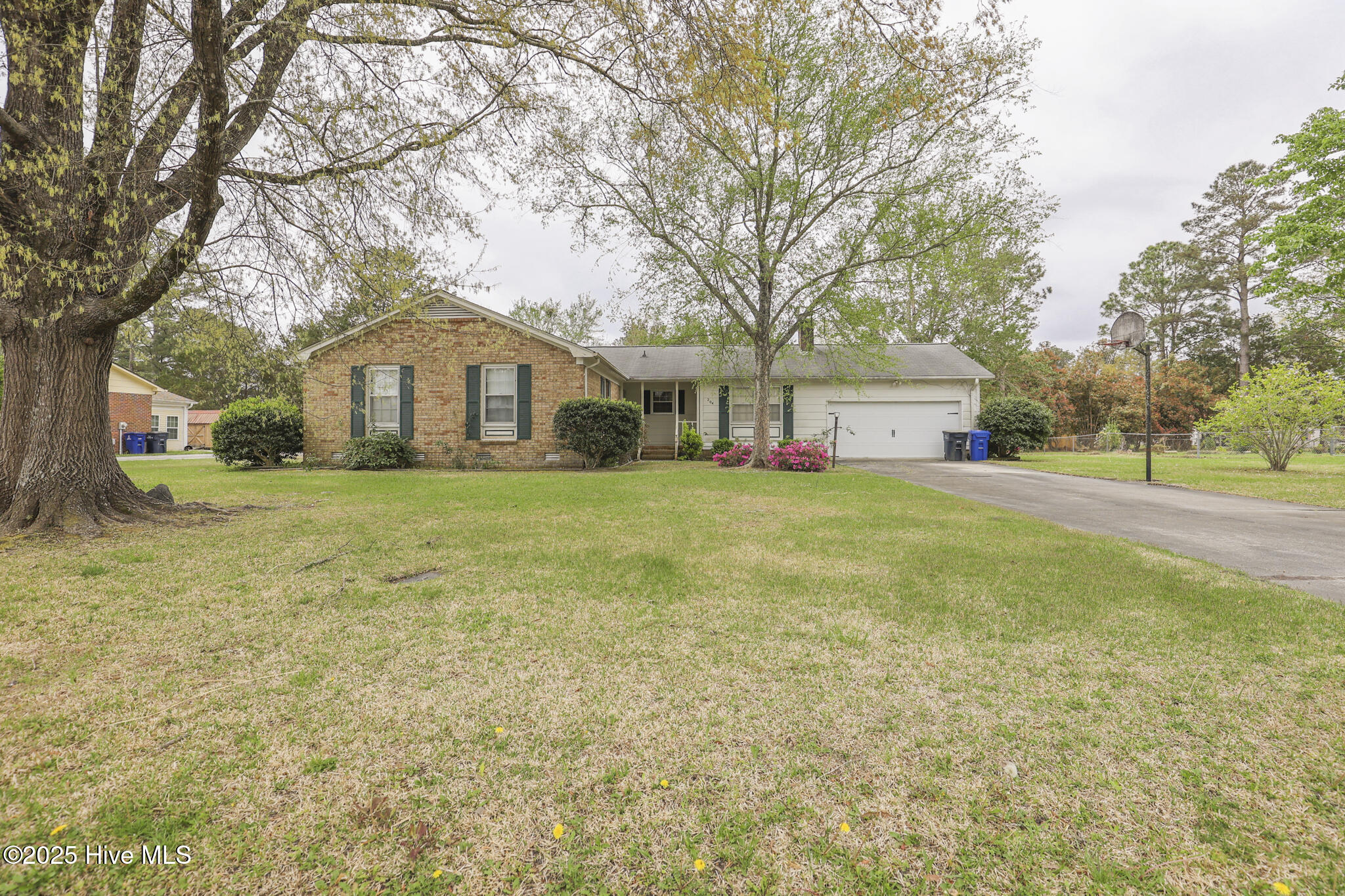 204 Columbia Drive Property Photo