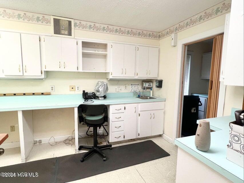 140 N Englewood Drive Property Photo 12