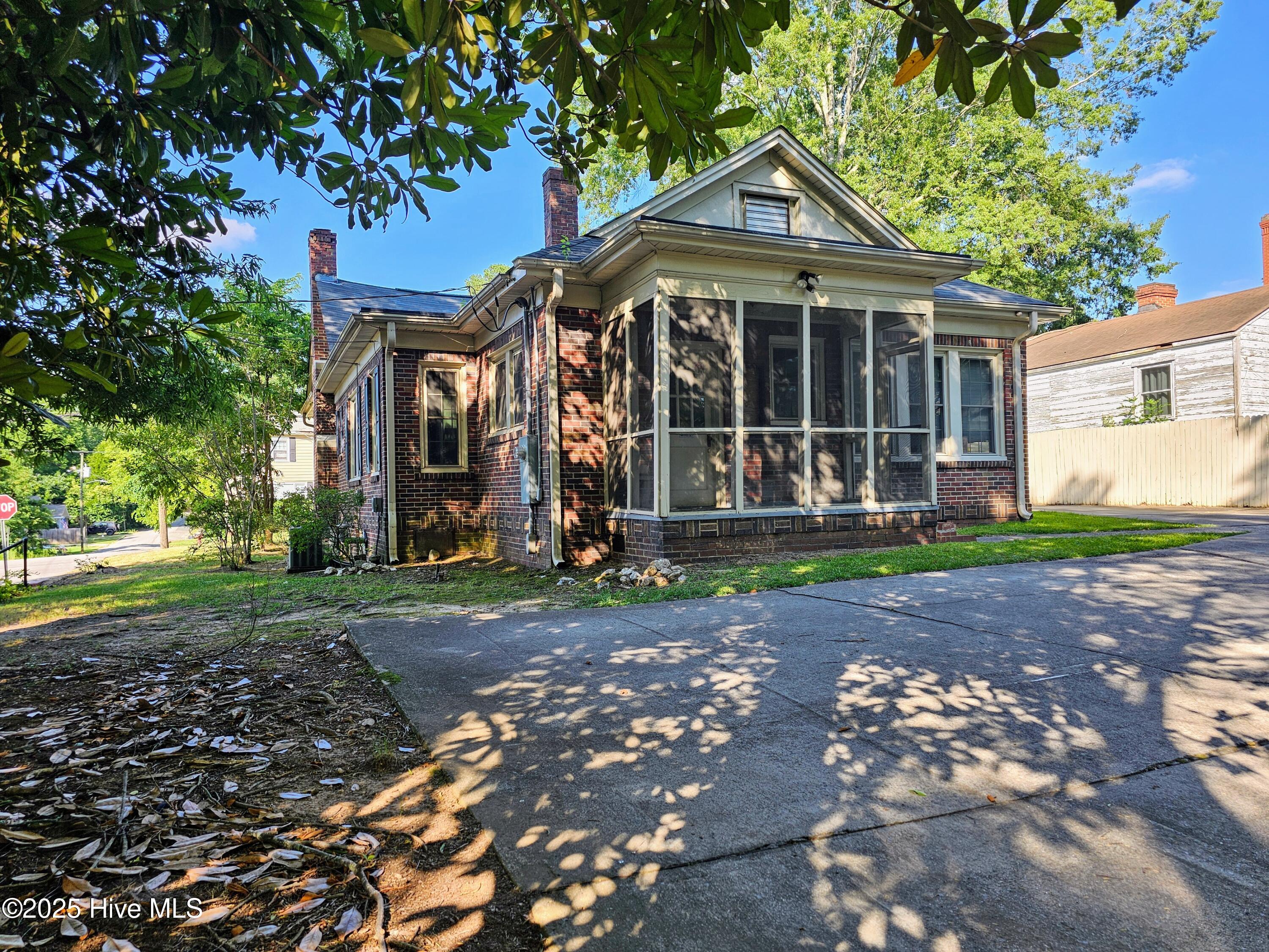 311 N Horner Boulevard Property Photo 8