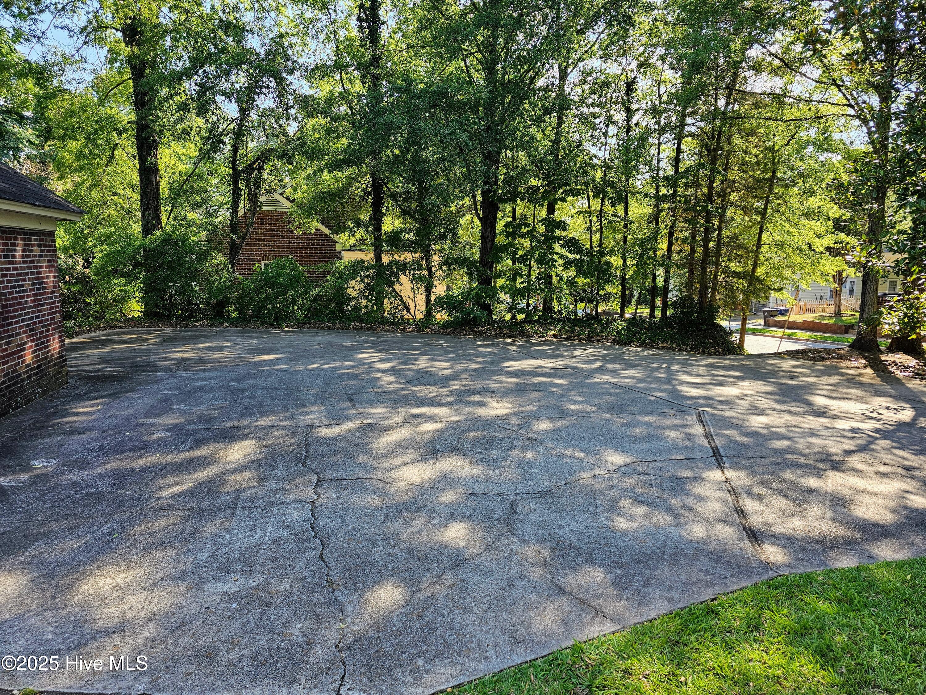 311 N Horner Boulevard Property Photo 9