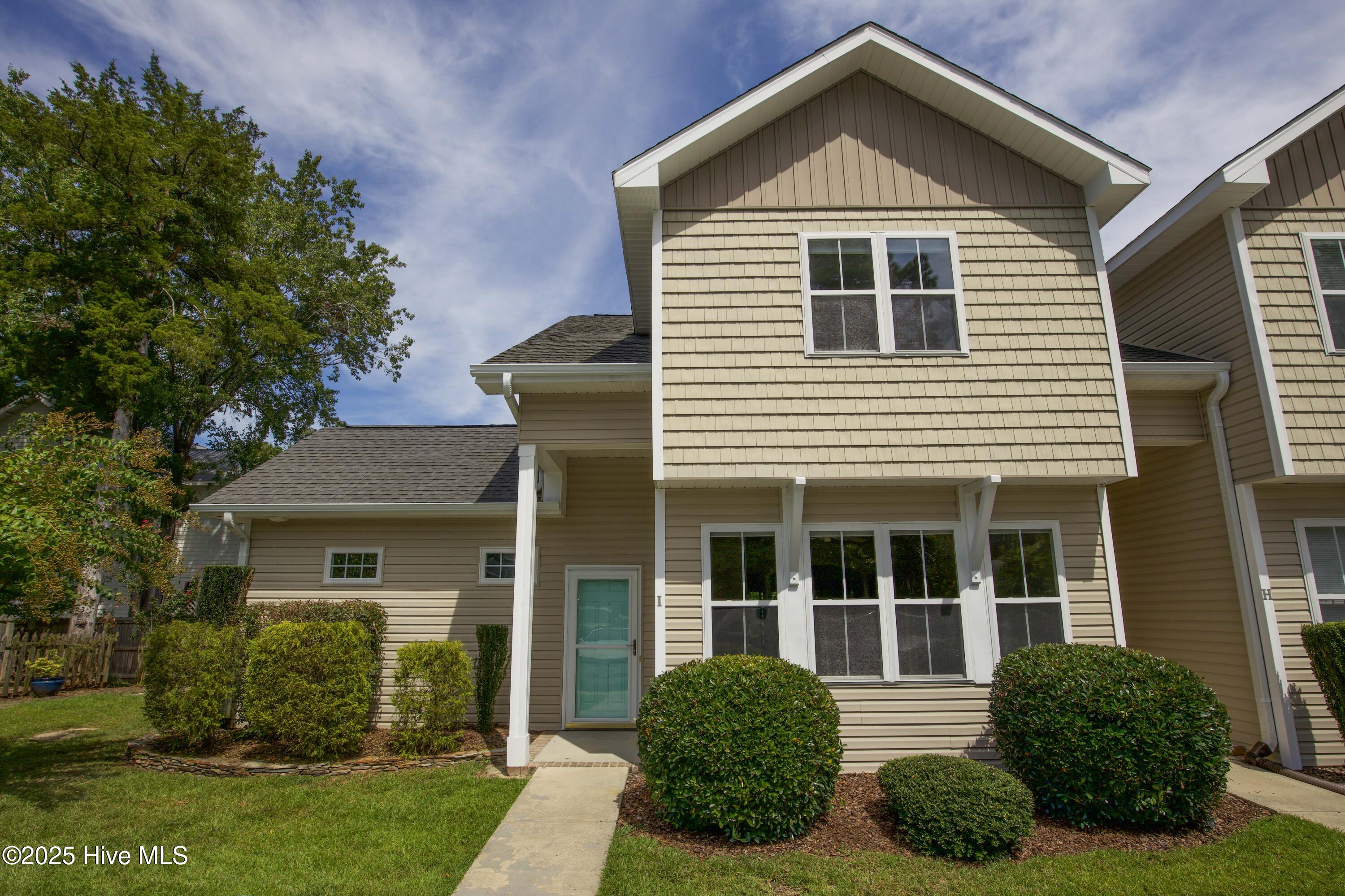 255 E Delaware Avenue Apt I Property Photo