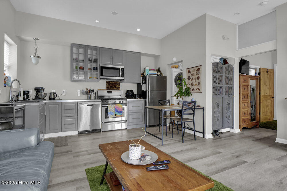 2020 Princess Place Drive Property Photo 12