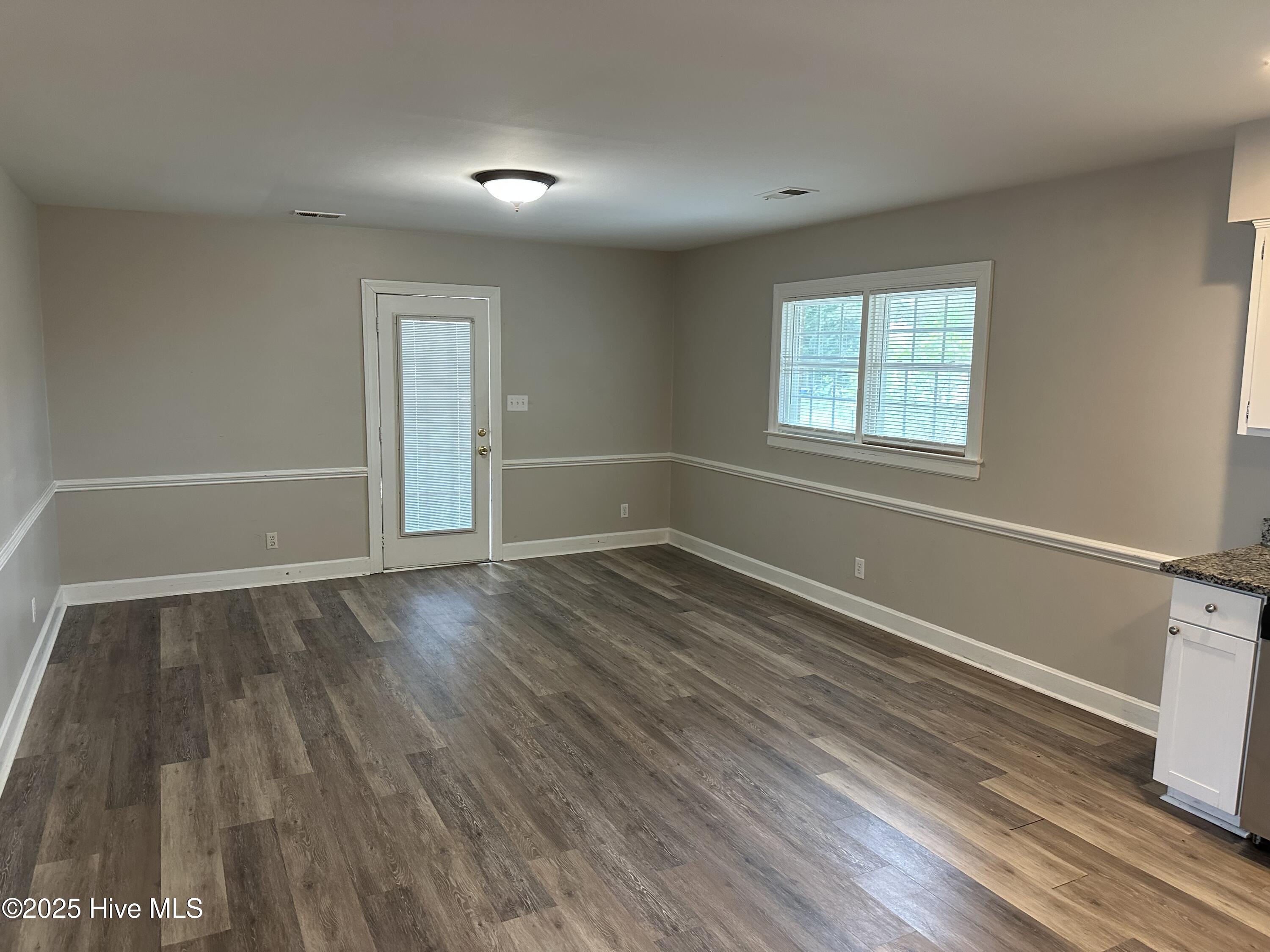 513 Glendale Drive Property Photo 7