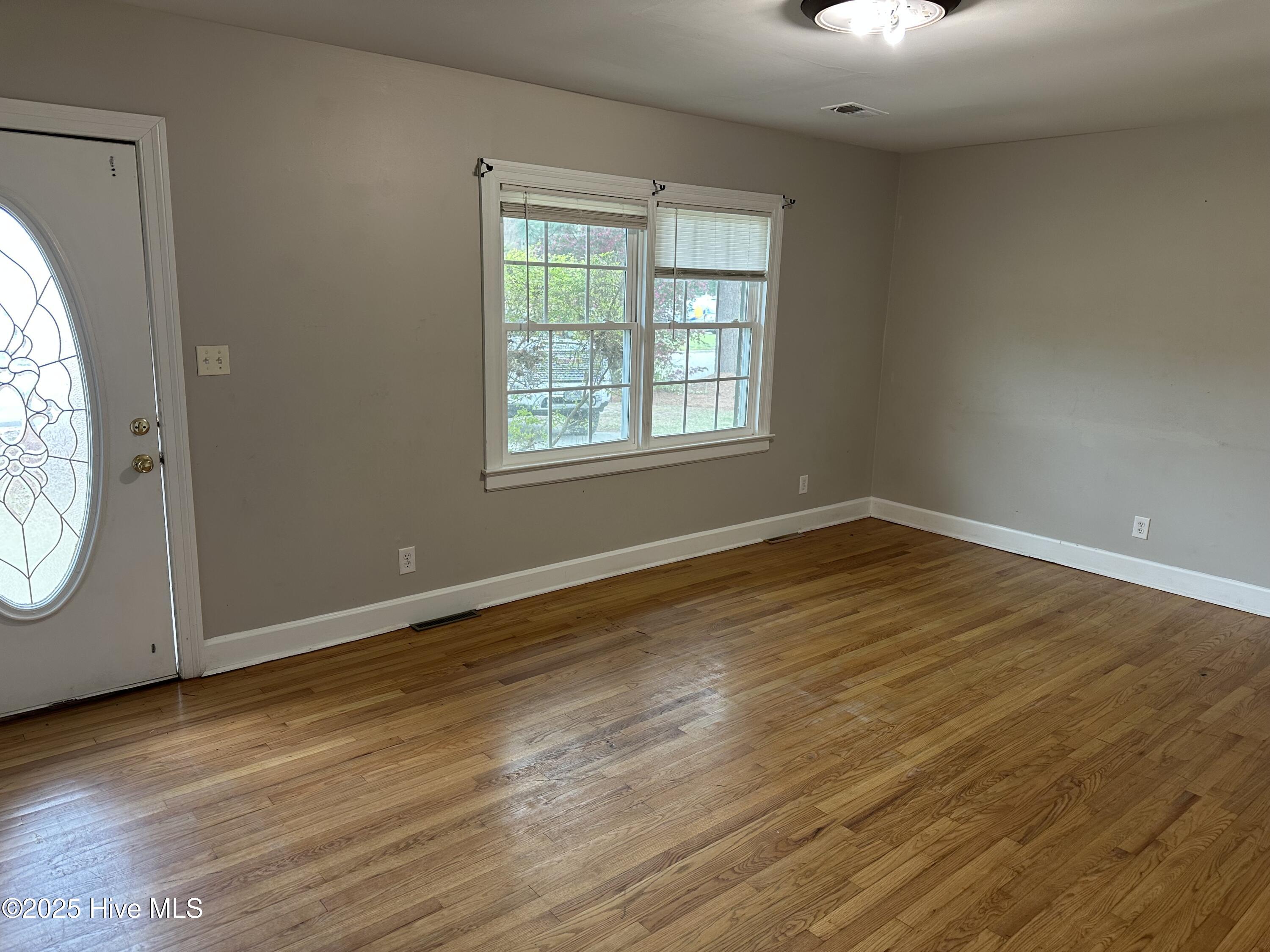 513 Glendale Drive Property Photo 8