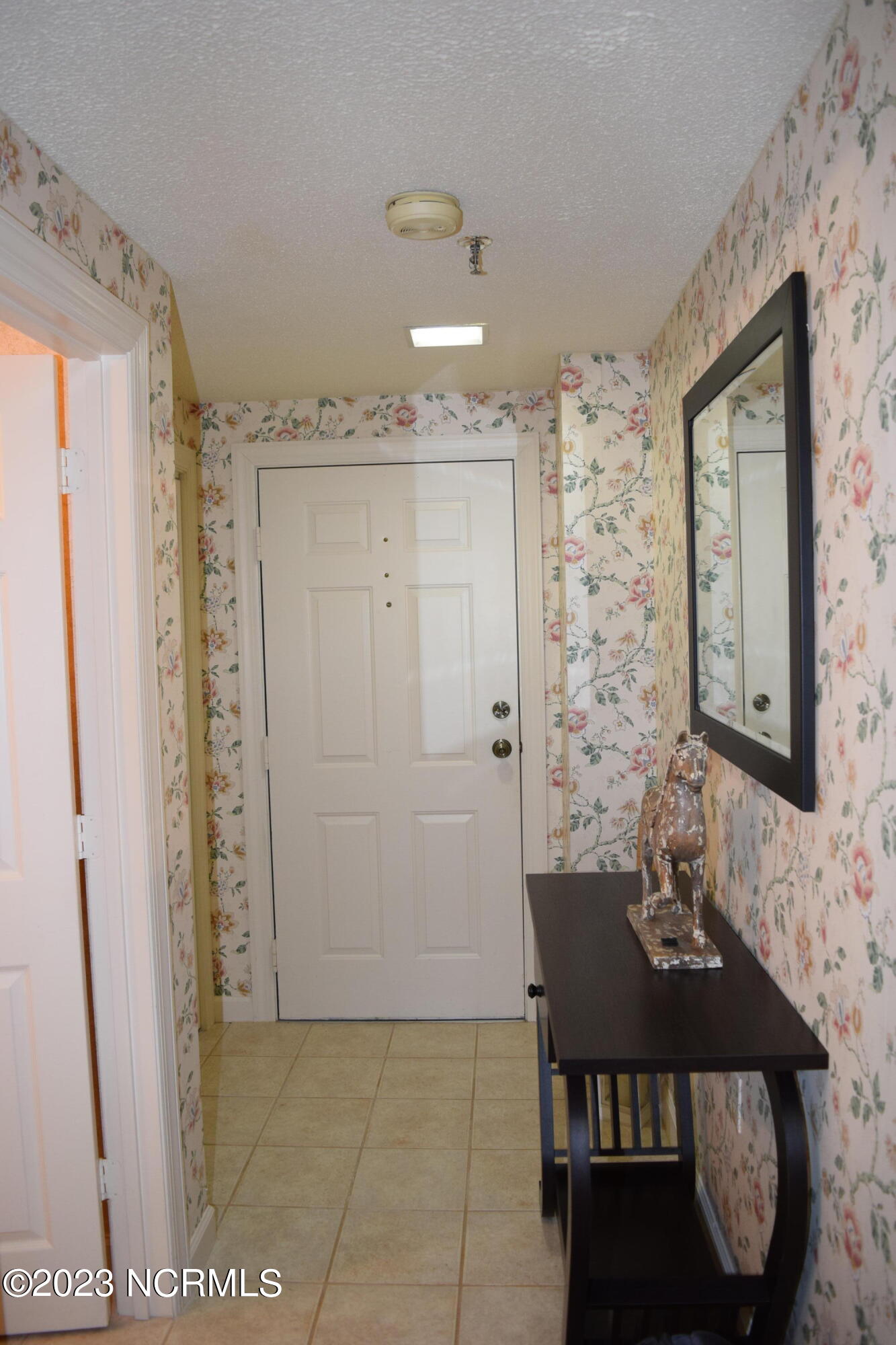 303 Sugar Top Drive Property Photo 4