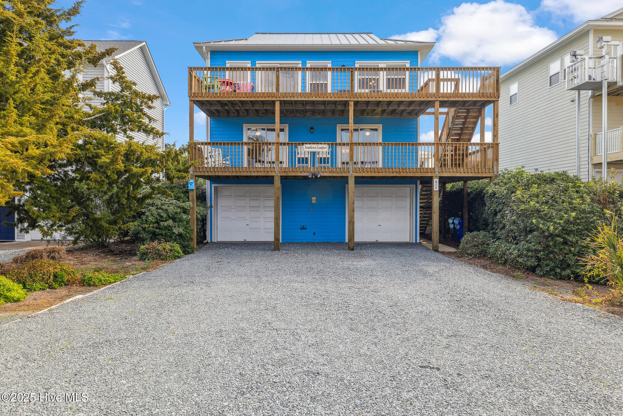 614 S Topsail Drive Property Photo 1
