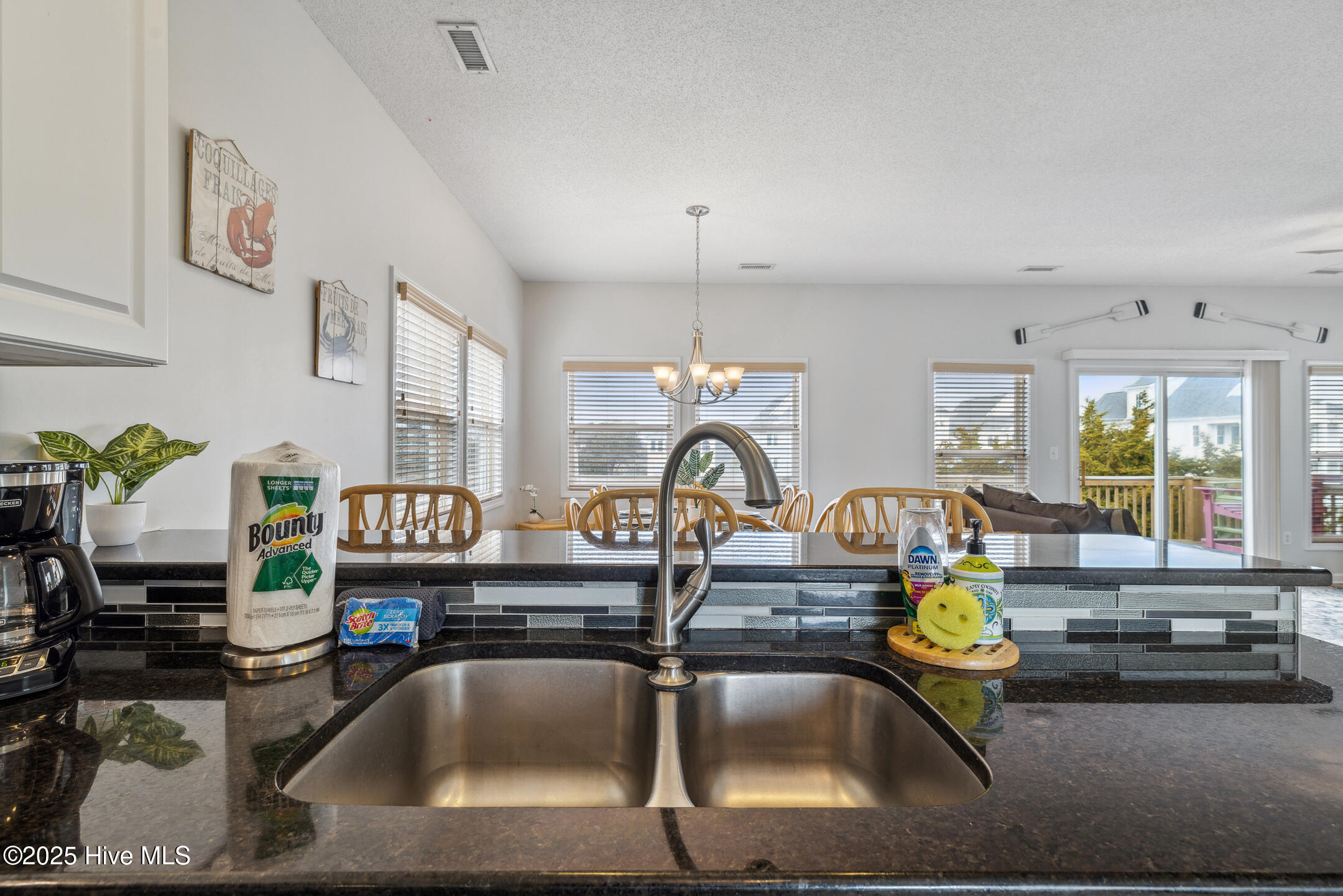 614 S Topsail Drive Property Photo 9